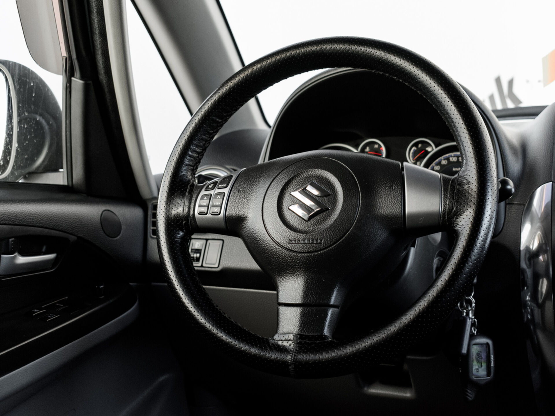 Купить Suzuki SX4 1.6 AT (112 л.с.) 4WD, 2013 в Екатеренбурге