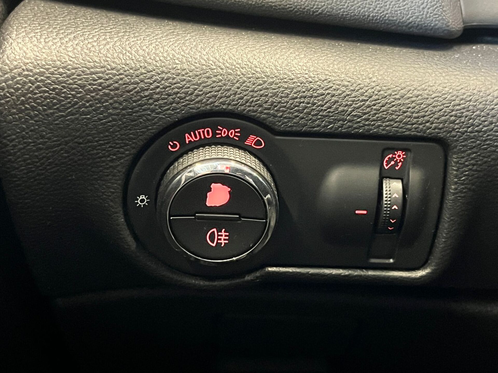 Opel Astra None 2011 г.в., 188 640 км.