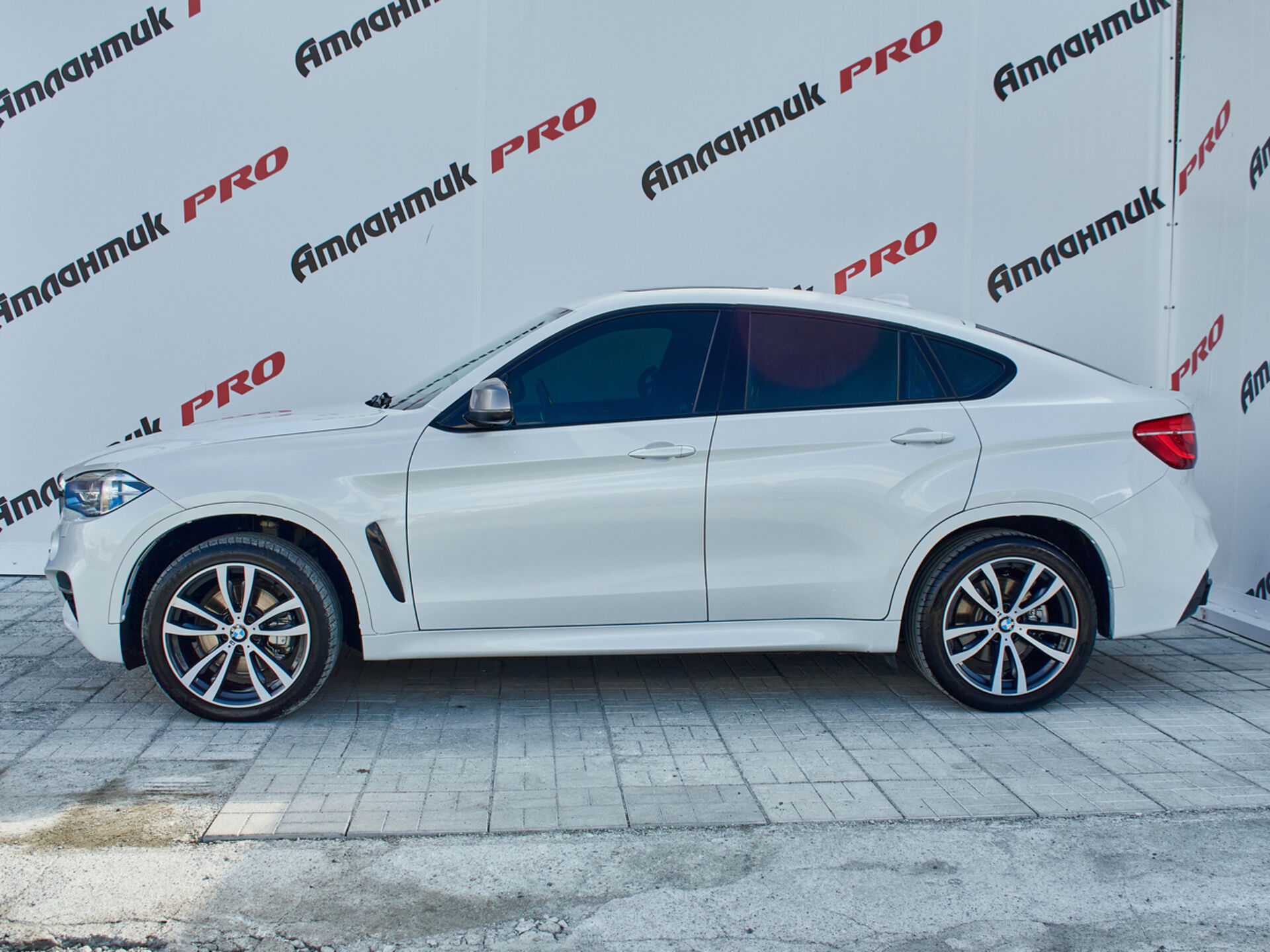 Купить BMW X6 40d 3.0d AT (313 л.с.) 4WD, 2016 в Екатеренбурге