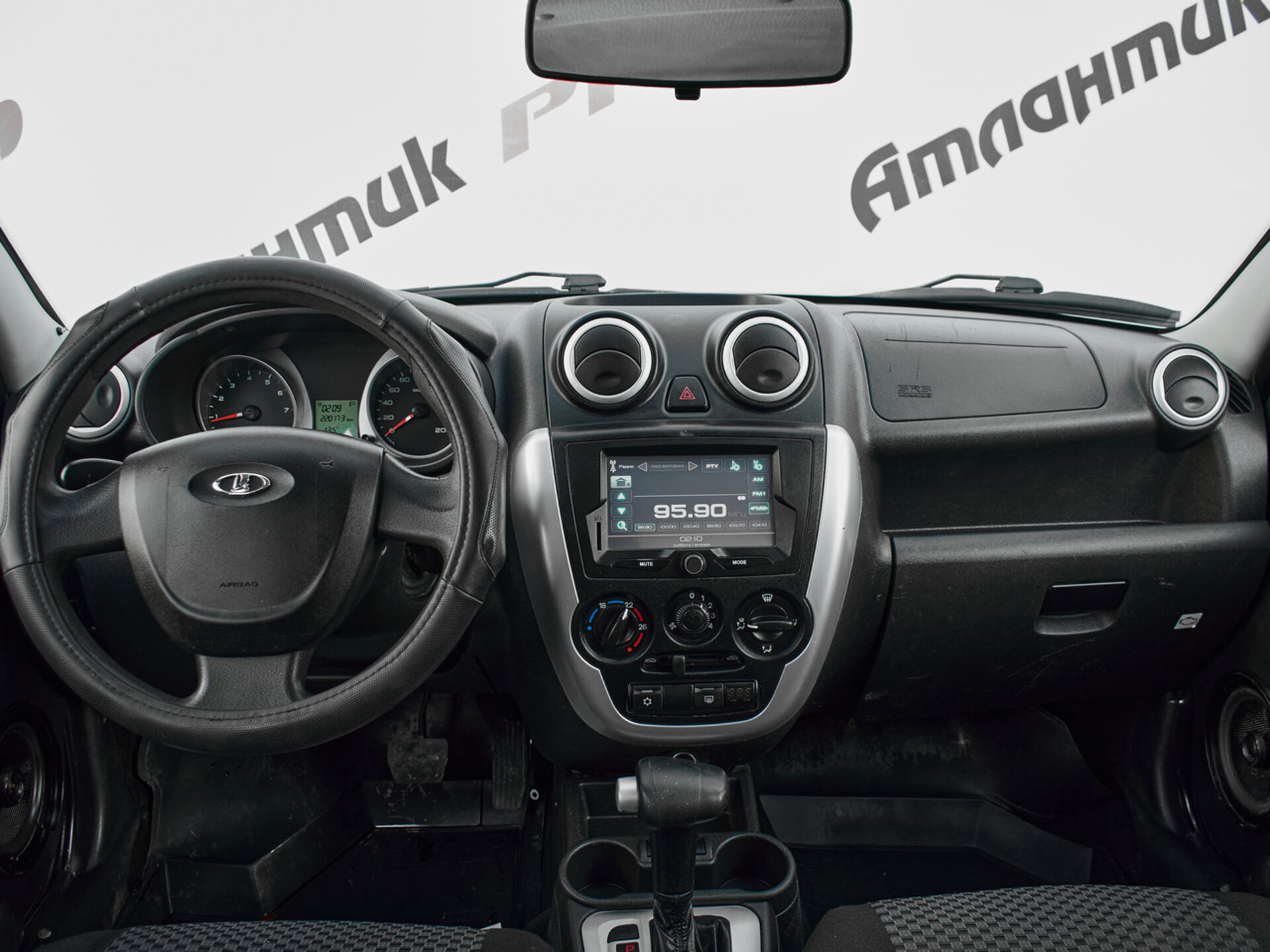 Купить Lada (ВАЗ) Granta 1.6 AT (98 л.с.), 2014 в Екатеренбурге