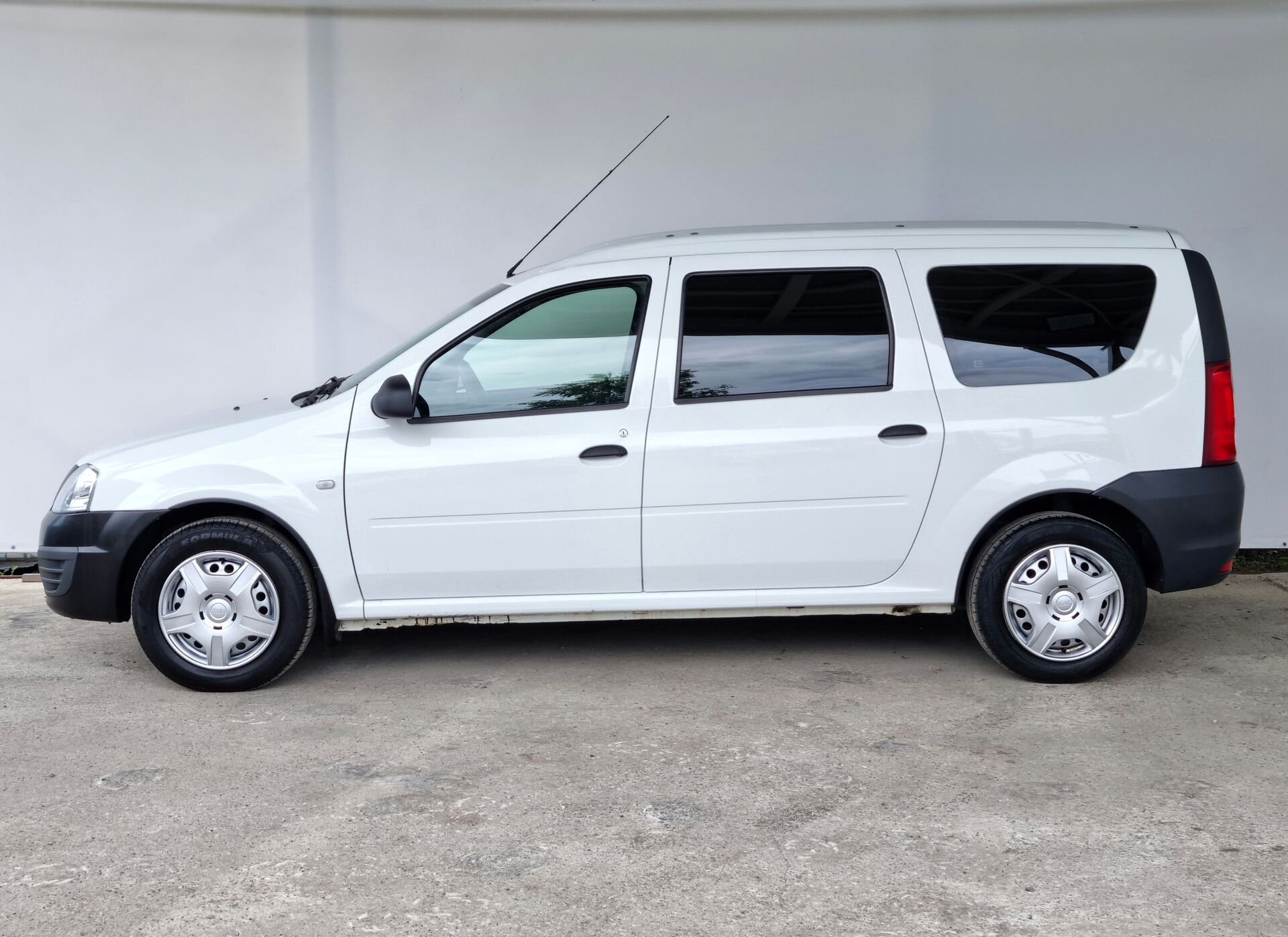 Lada Largus Standard (5 мест) 2019 г.в., 90 457 км.