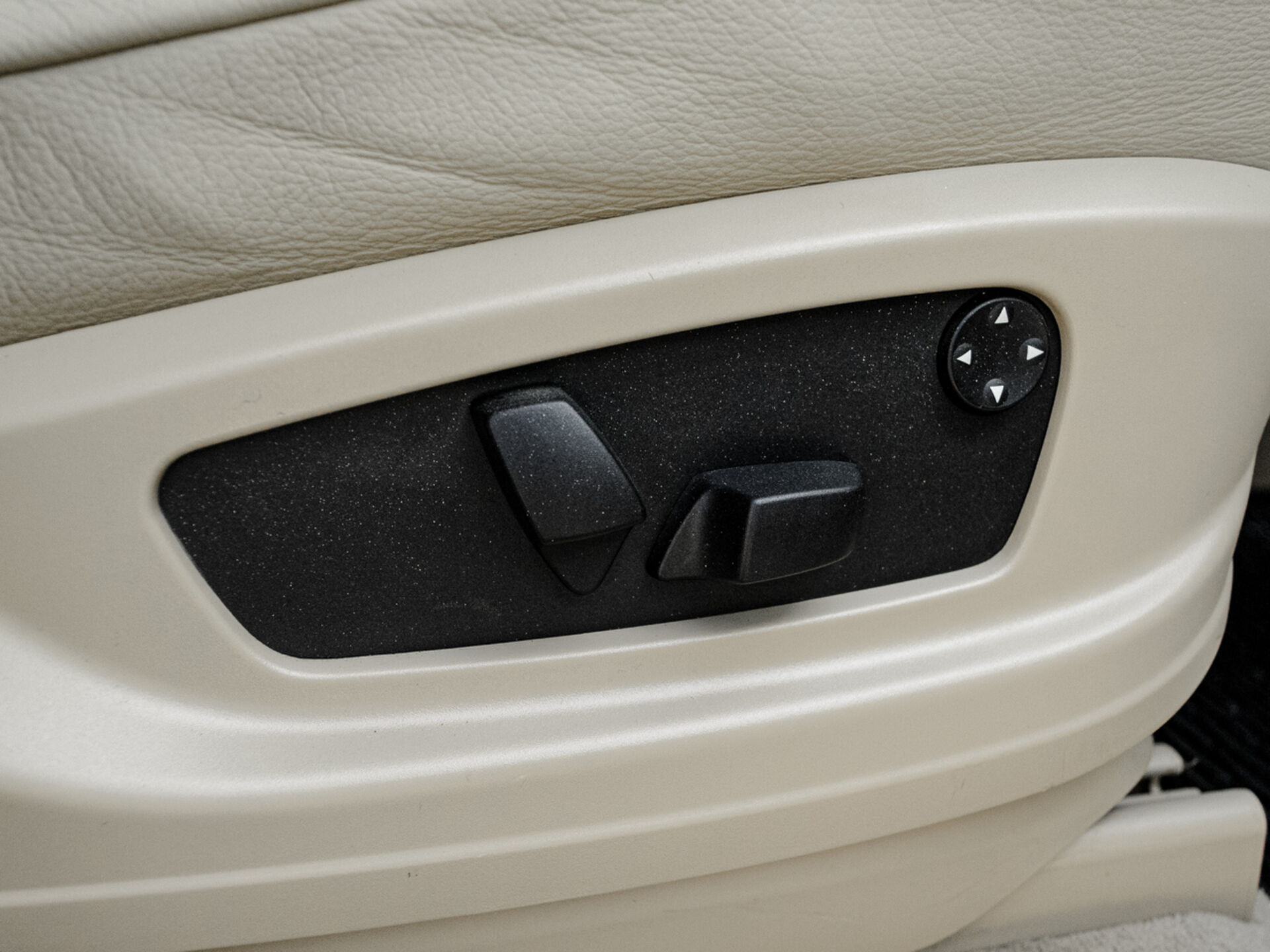Купить BMW X5 30i 3.0 AT (264 л.с.) 4WD, 2009 в Екатеренбурге