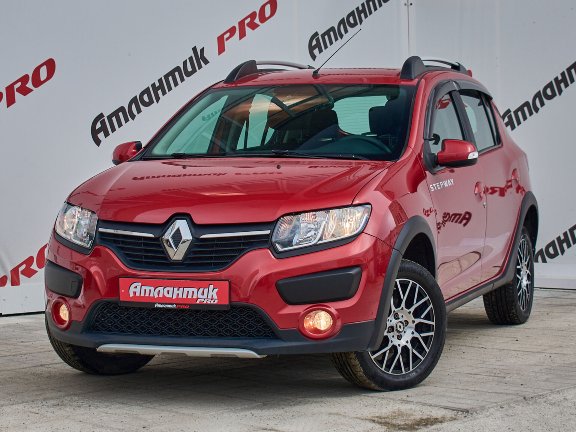 Купить Renault Sandero Stepway 1.6 MT (113 л.с.), 2018 в Екатеренбурге