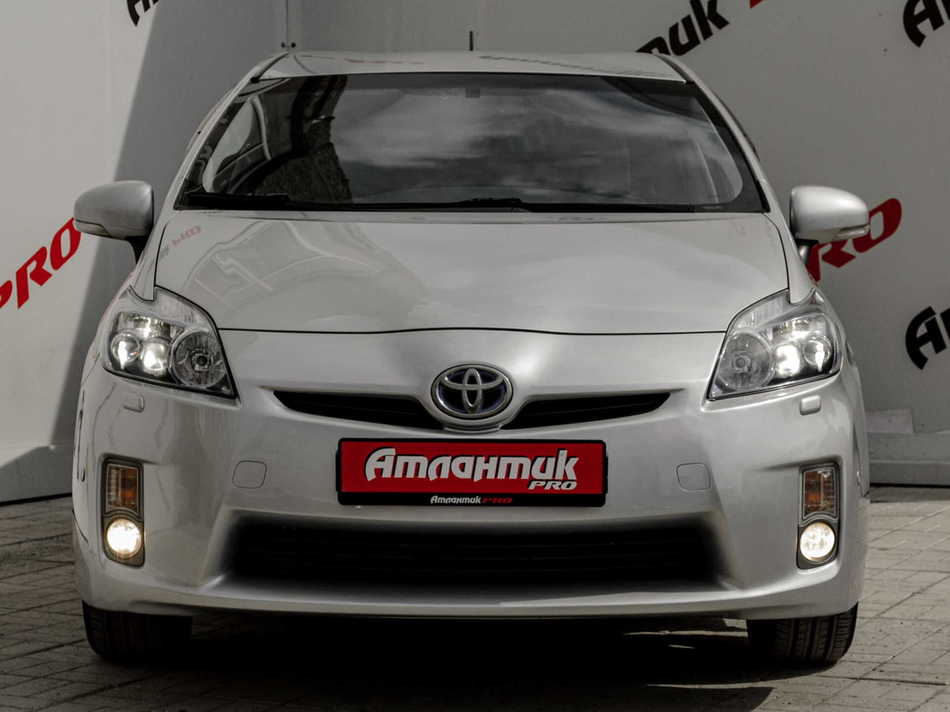 Купить Toyota Prius 1.8hyb AT (99 л.с.), 2009 в Екатеренбурге