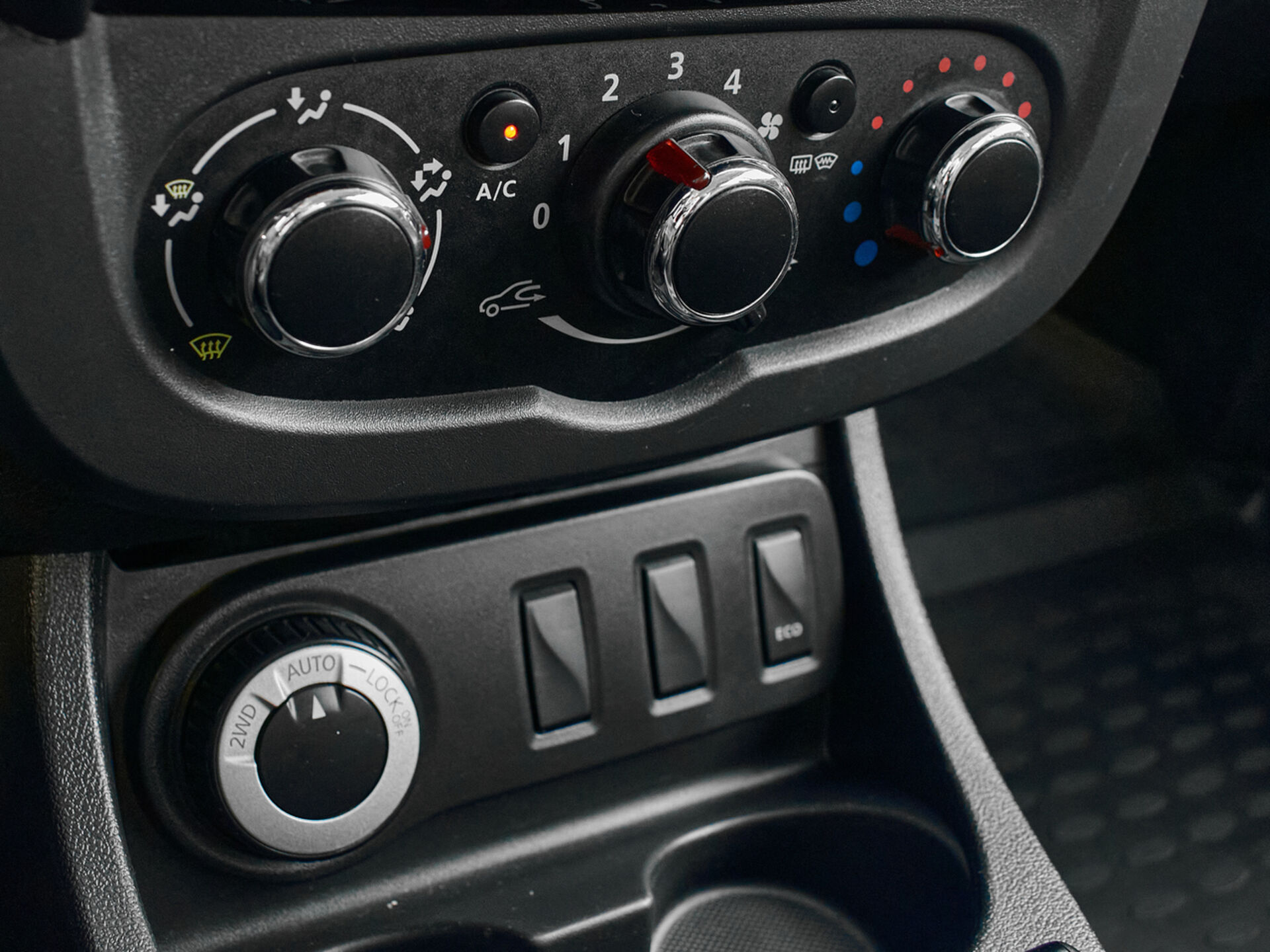 Купить Renault Duster 2.0 MT (143 л.с.) 4WD, 2015 в Екатеренбурге