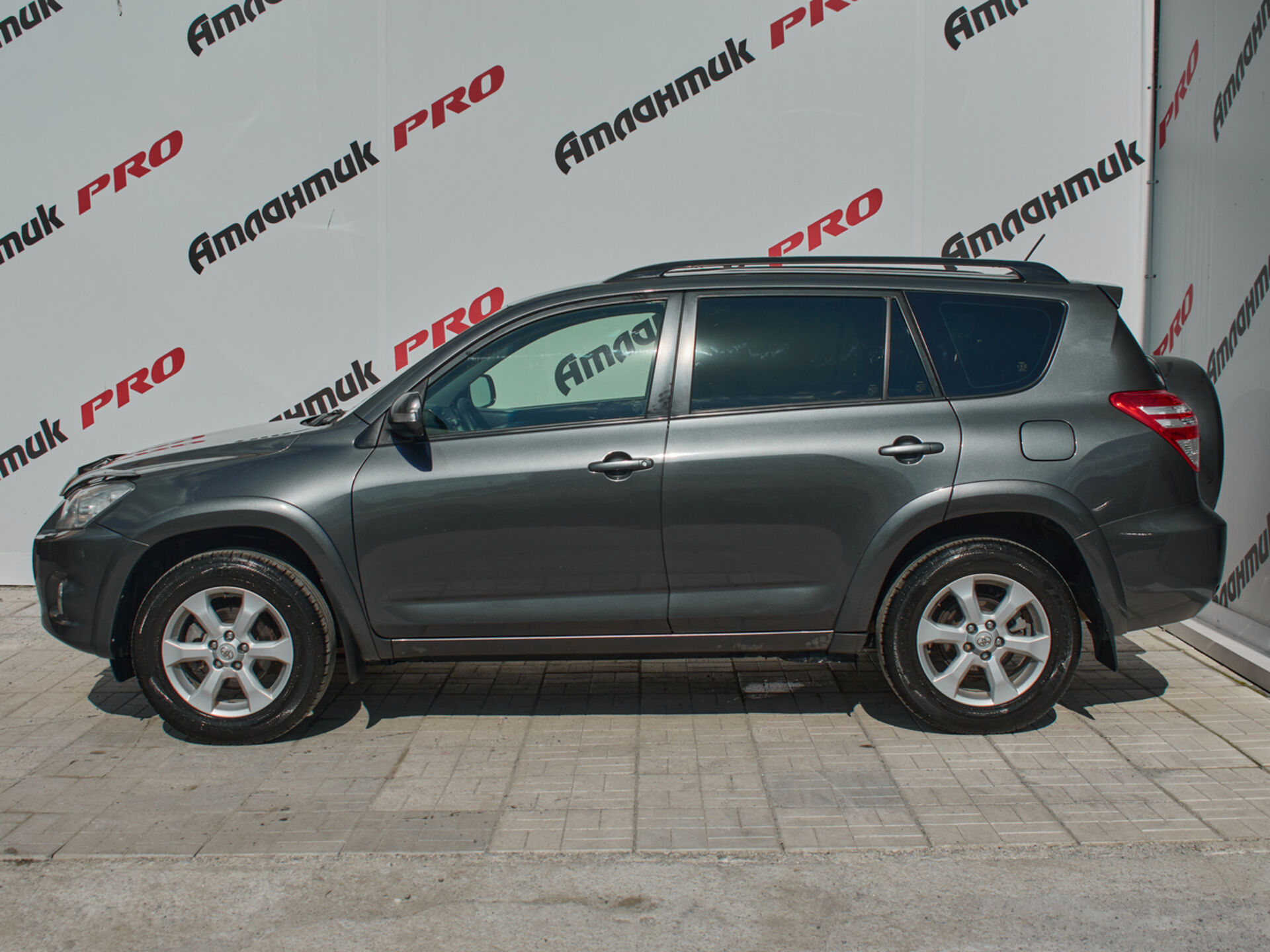 Купить Toyota RAV4 2.4 AT (170 л.с.) 4WD, 2012 в Екатеренбурге