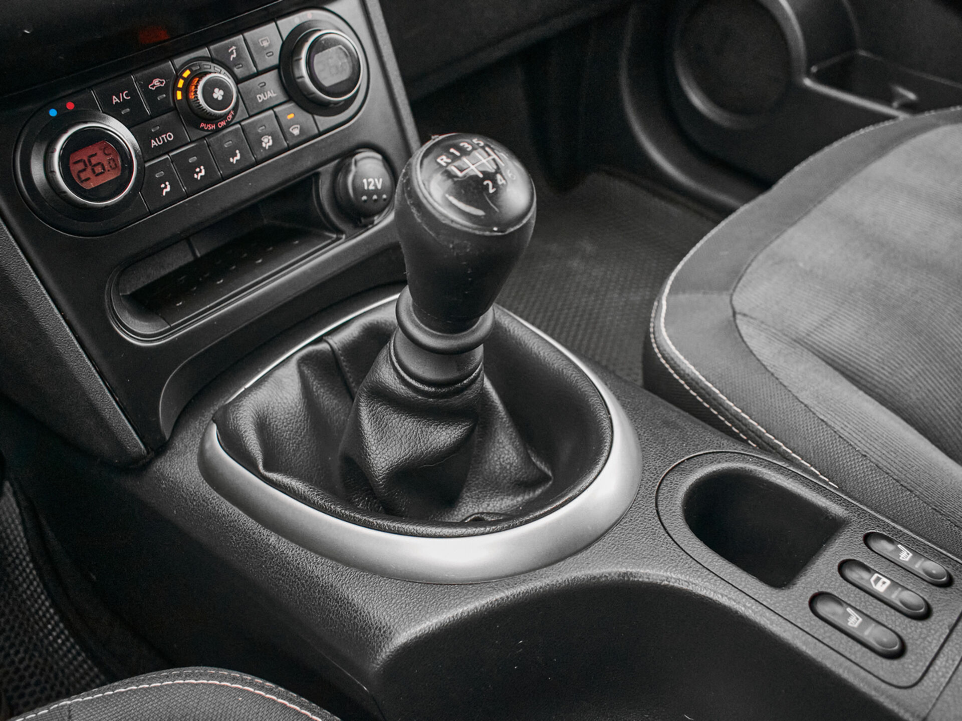 Купить Nissan Qashqai 2.0 MT (141 л.с.), 2010 в Екатеренбурге