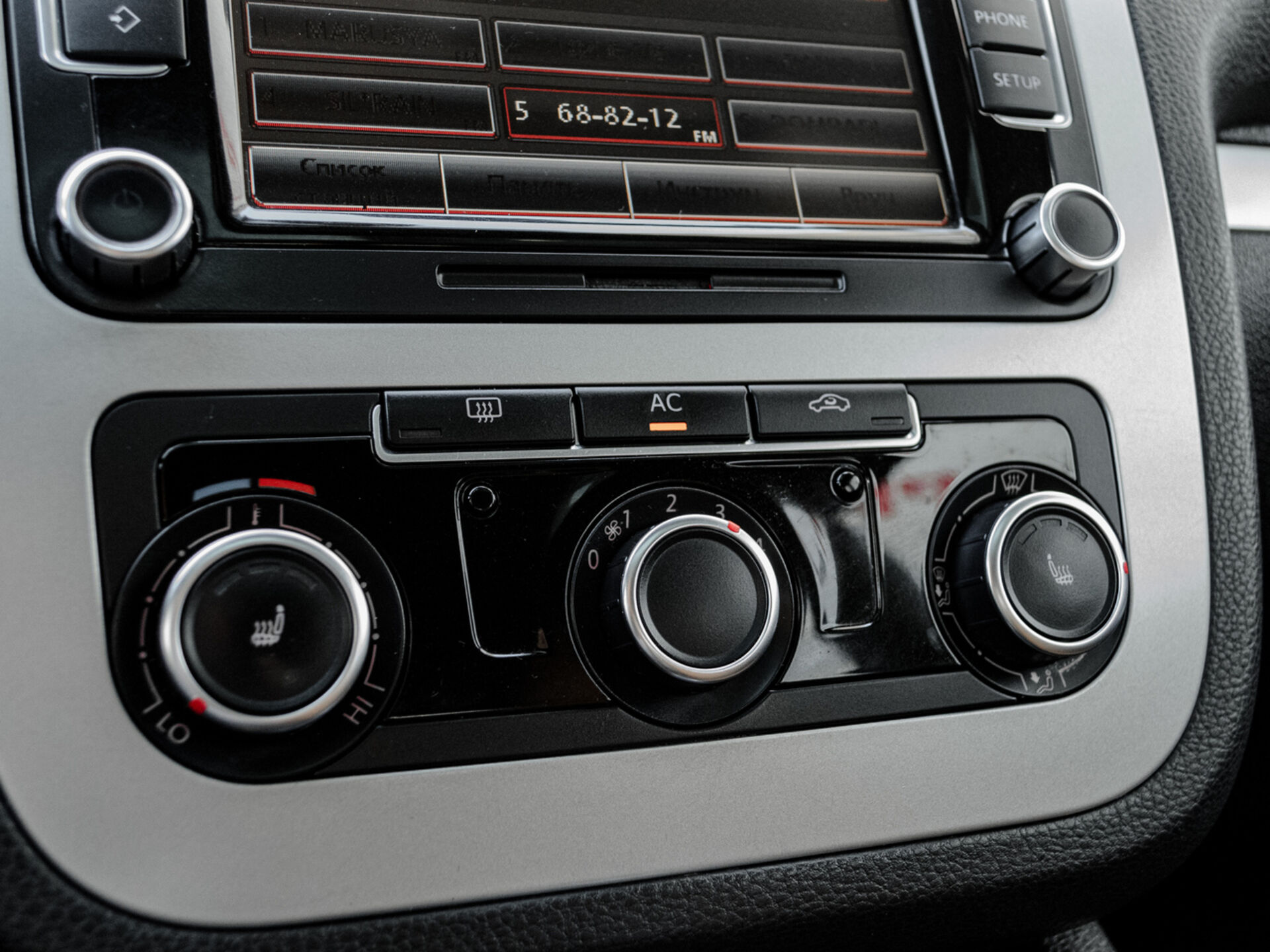 Купить Volkswagen Scirocco 2.0 AMT (211 л.с.), 2011 в Екатеренбурге