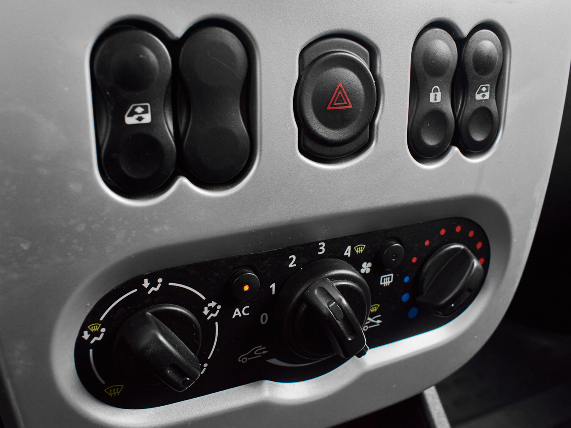 Купить Renault Sandero Stepway 1.6 AT (103 л.с.), 2013 в Екатеренбурге