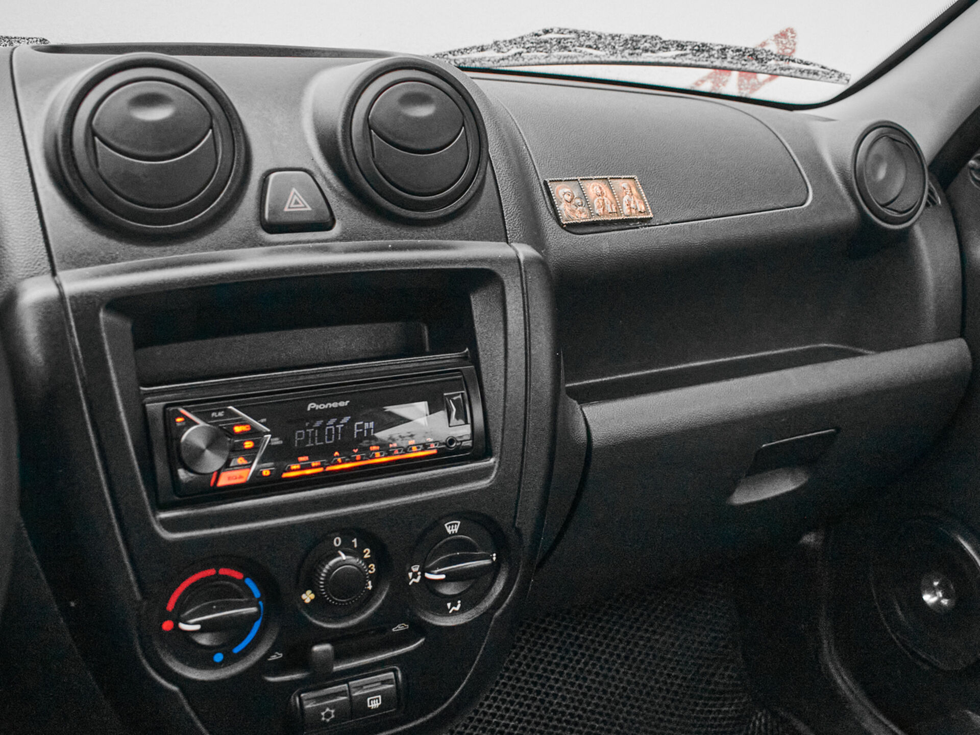 Купить Lada (ВАЗ) Granta 1.6 MT (87 л.с.), 2018 в Екатеренбурге