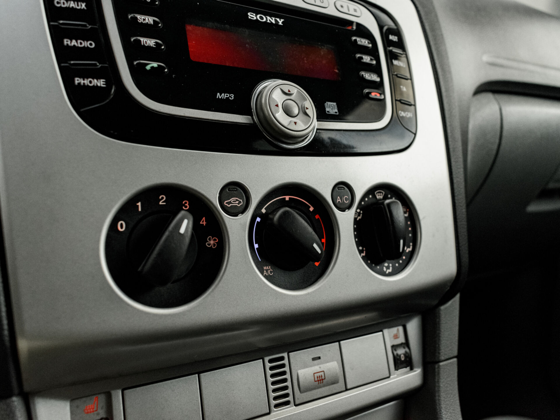 Купить Ford Focus 1.6 MT (100 л.с.), 2011 в Екатеренбурге