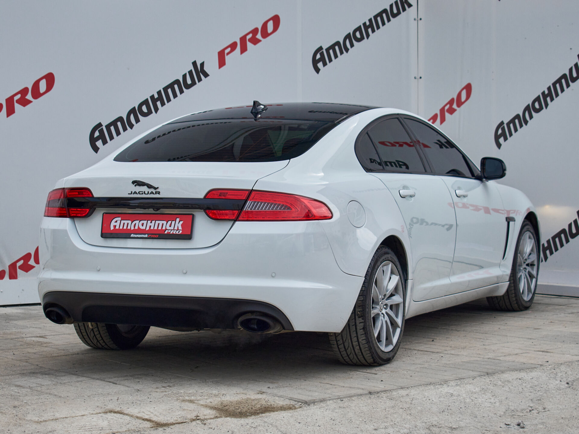 Купить Jaguar XF 2.0 AT (240 л.с.), 2014 в Екатеренбурге