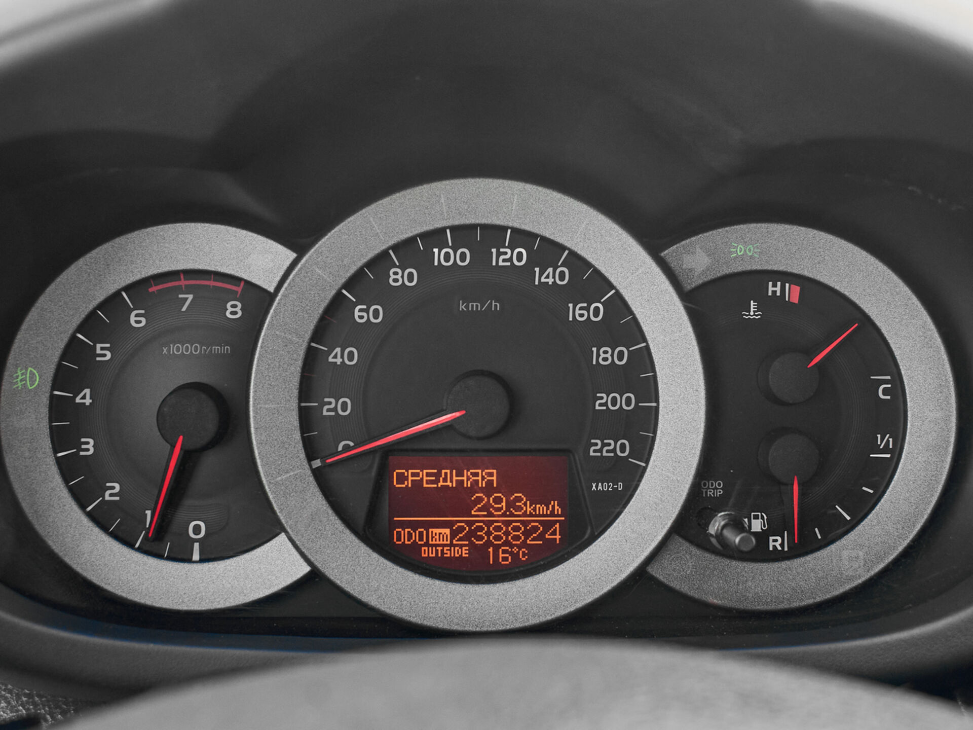 Купить Toyota RAV4 2.4 AT (170 л.с.) 4WD, 2012 в Екатеренбурге