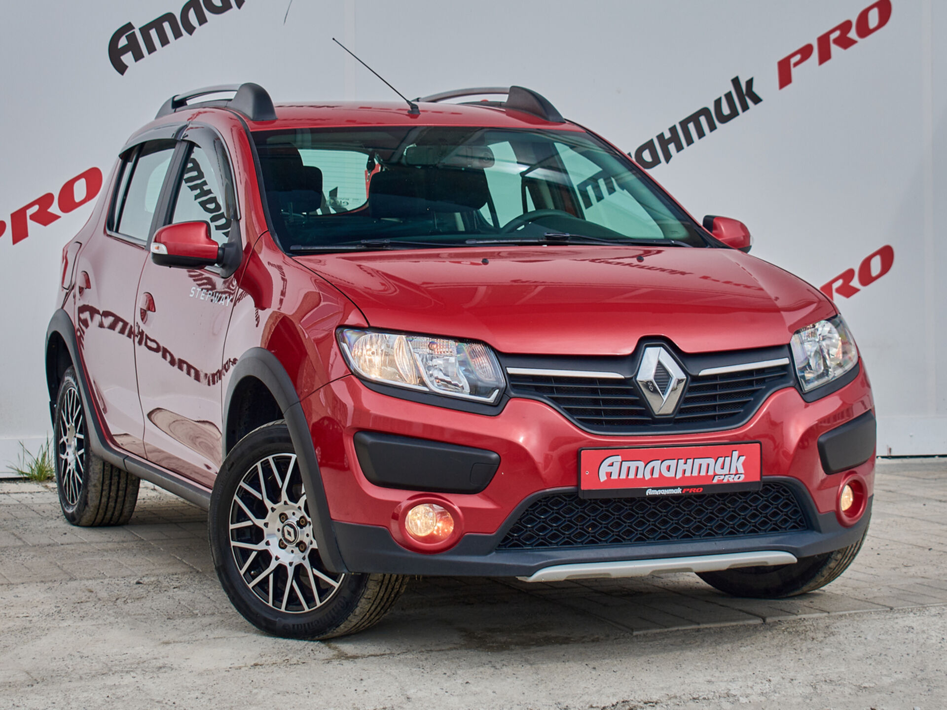 Купить Renault Sandero Stepway 1.6 MT (113 л.с.), 2018 в Екатеренбурге