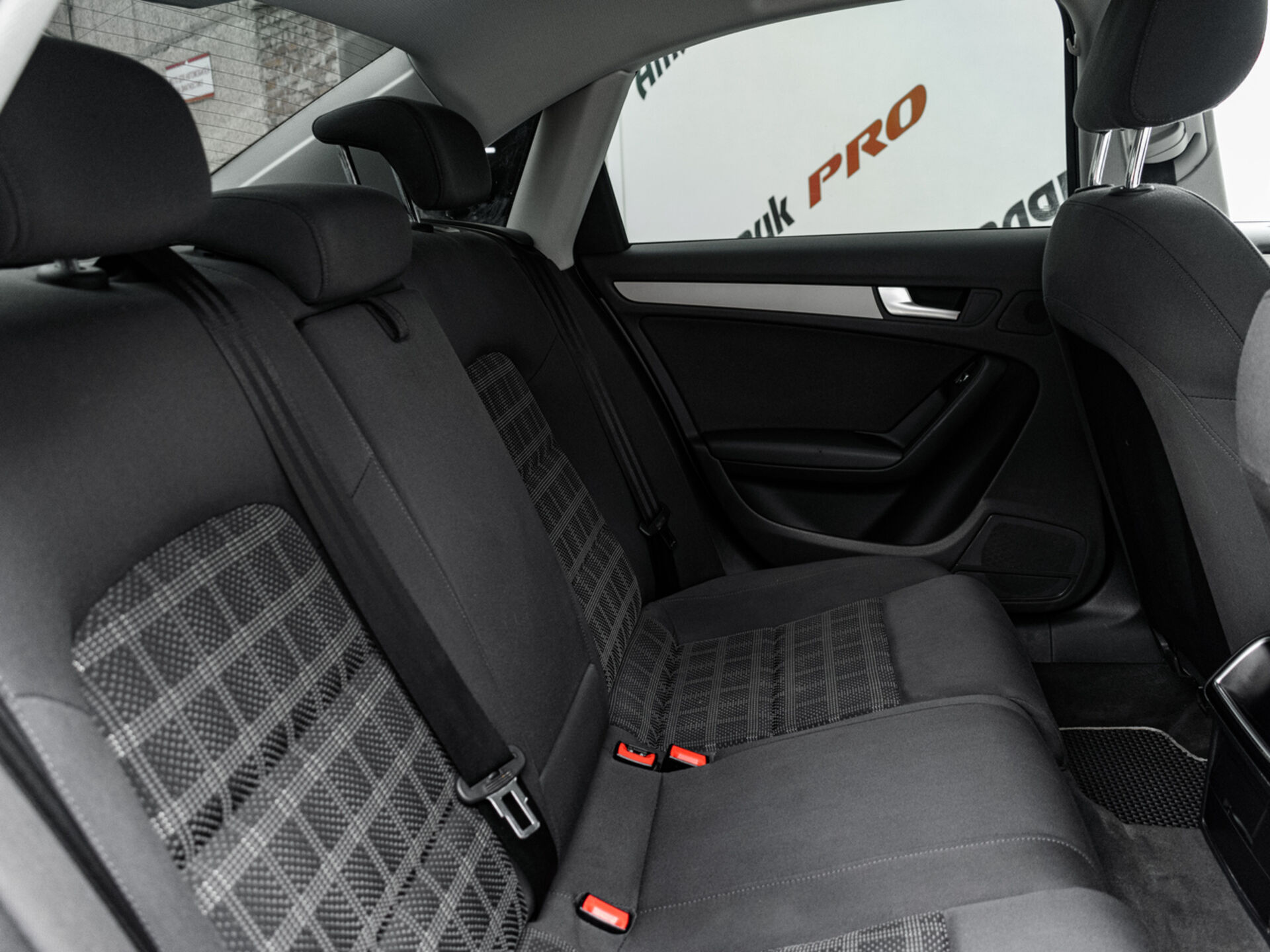Купить Audi A4 1.8 CVT (170 л.с.), 2013 в Екатеренбурге