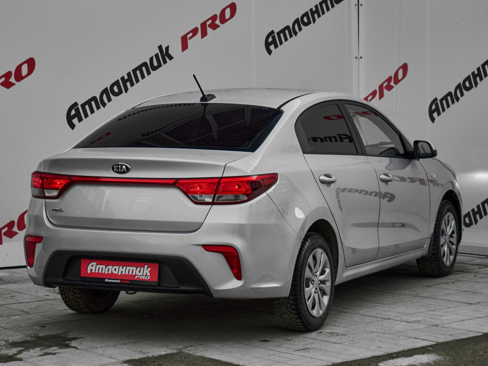 Купить Kia Rio 1.4 MT (100 л.с.), 2017 в Екатеренбурге