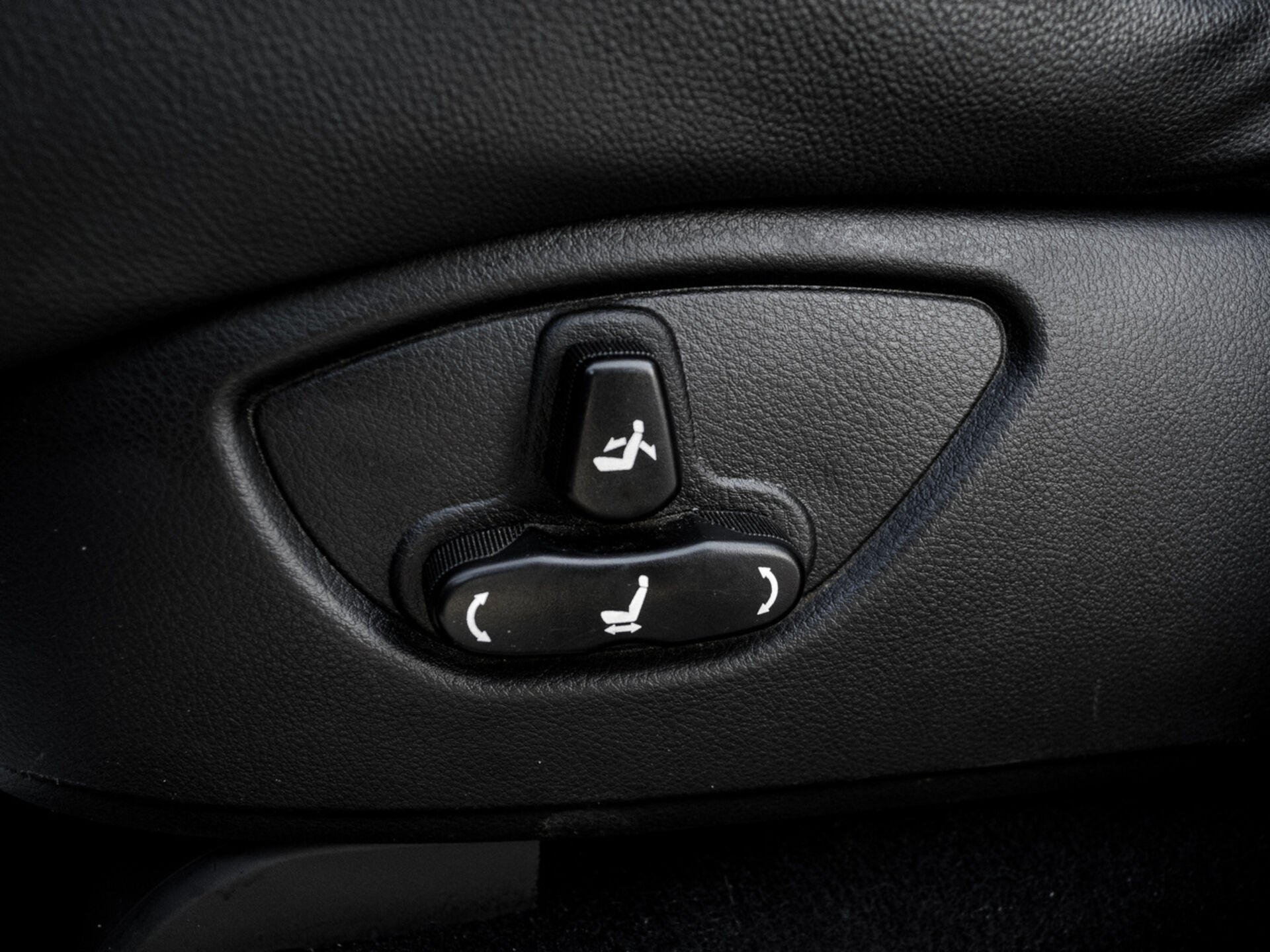 Купить SsangYong Kyron 6-speed 2.3 AT (150 л.с.) 4WD, 2014 в Екатеренбурге
