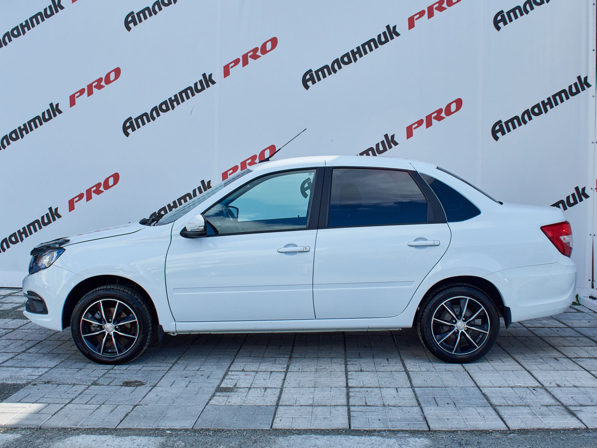 Купить Lada (ВАЗ) Granta Euro-2 1.6 MT (90 л.с.), 2023 в Екатеренбурге