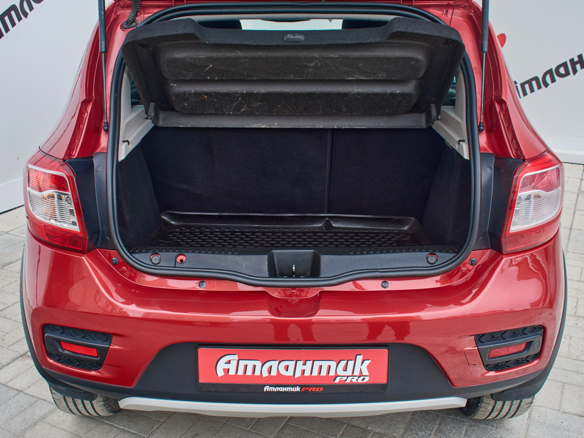 Купить Renault Sandero Stepway 1.6 MT (113 л.с.), 2018 в Екатеренбурге