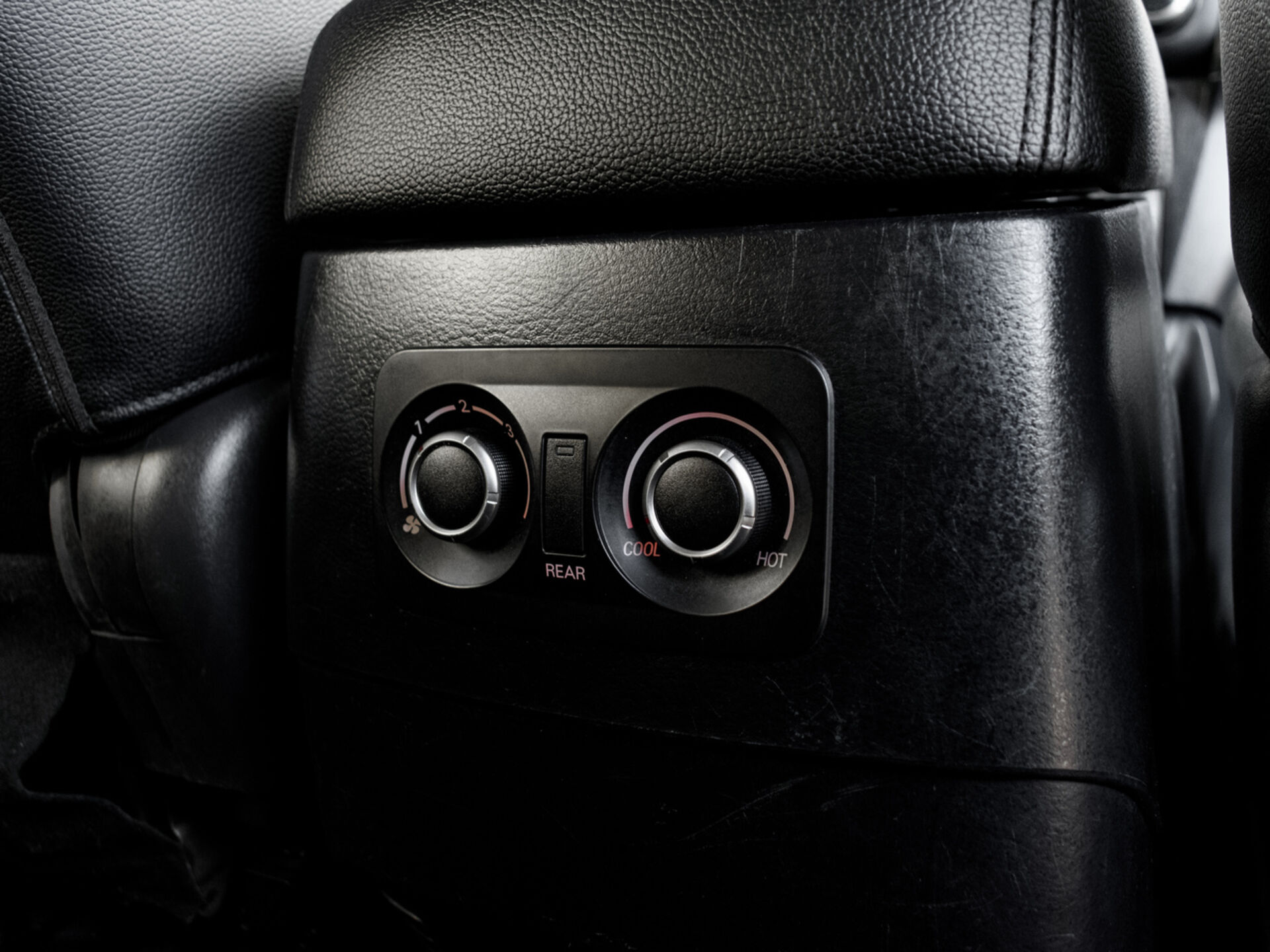 Купить Mitsubishi Pajero 3.0 AT (178 л.с.) 4WD, 2012 в Екатеренбурге