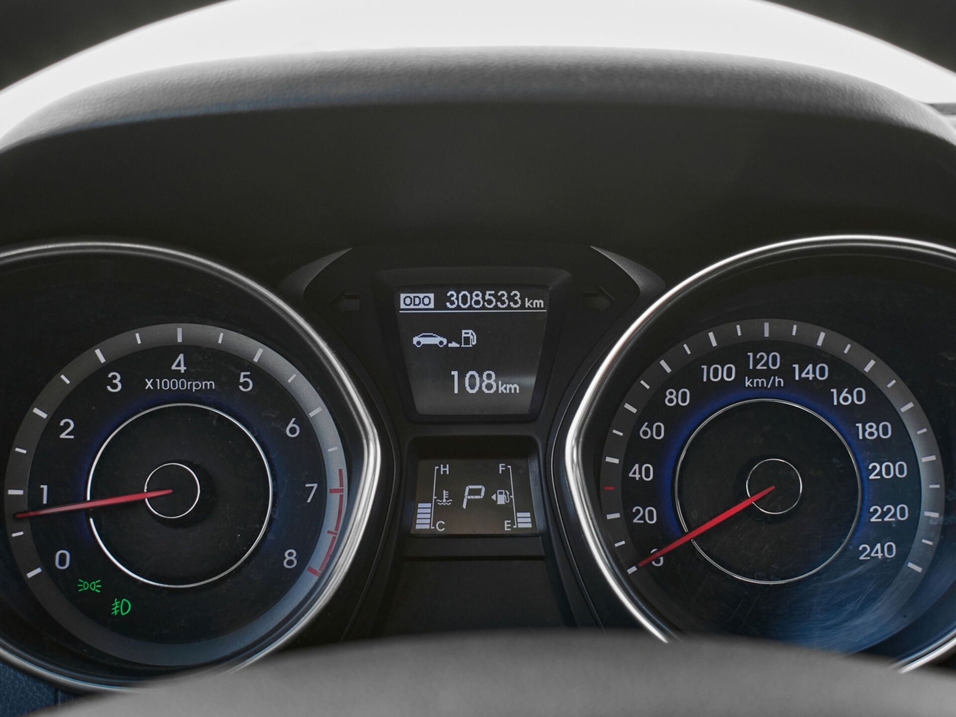 Купить Hyundai Avante 1.6 AT (140 л.с.), 2012 в Екатеренбурге