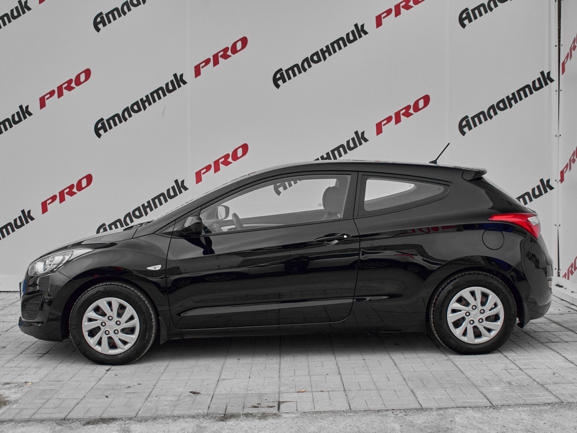 Купить Hyundai i30 1.4 MT (100 л.с.), 2013 в Екатеренбурге