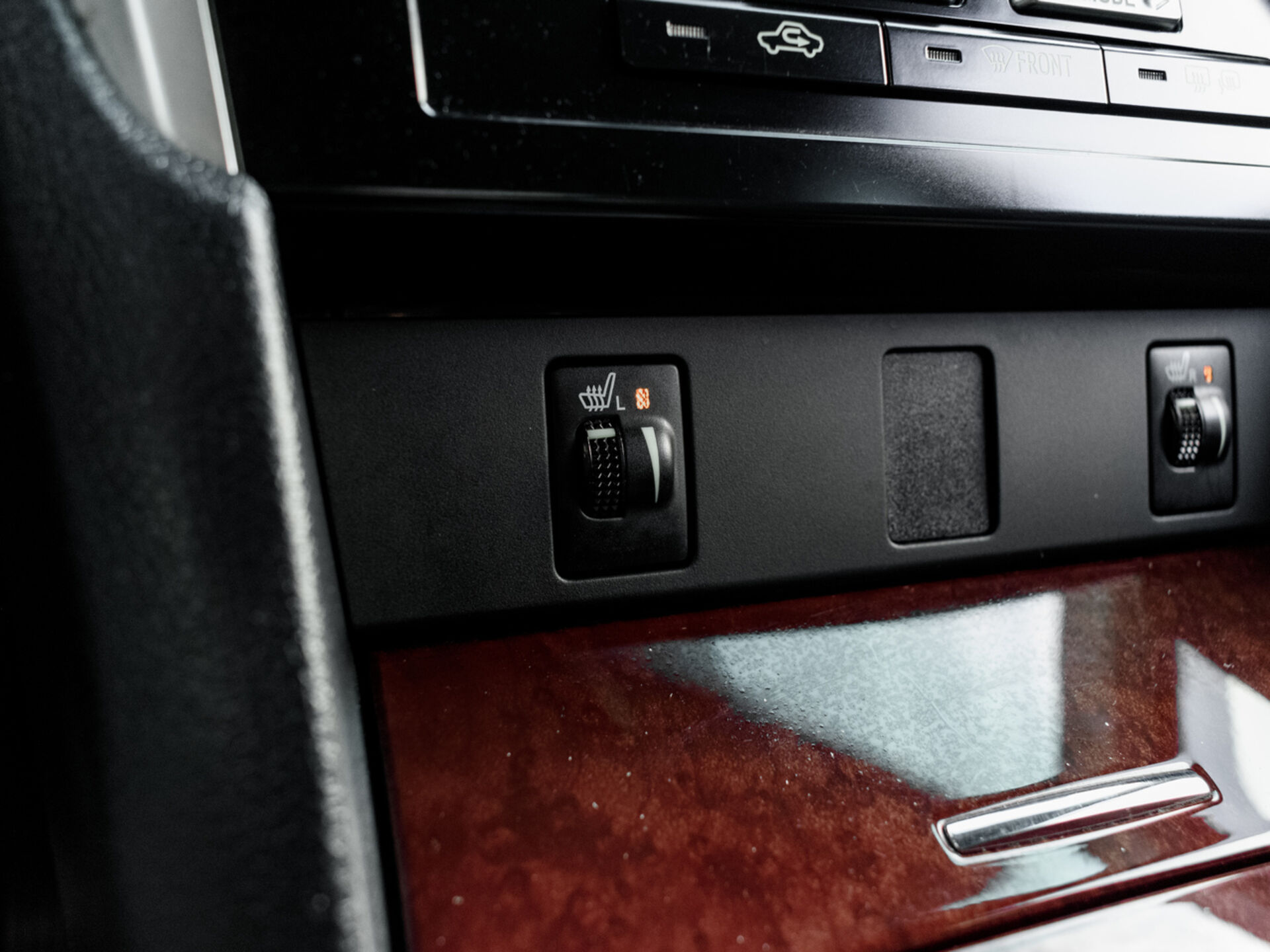 Купить Toyota Camry 2.5 AT (181 л.с.), 2013 в Екатеренбурге