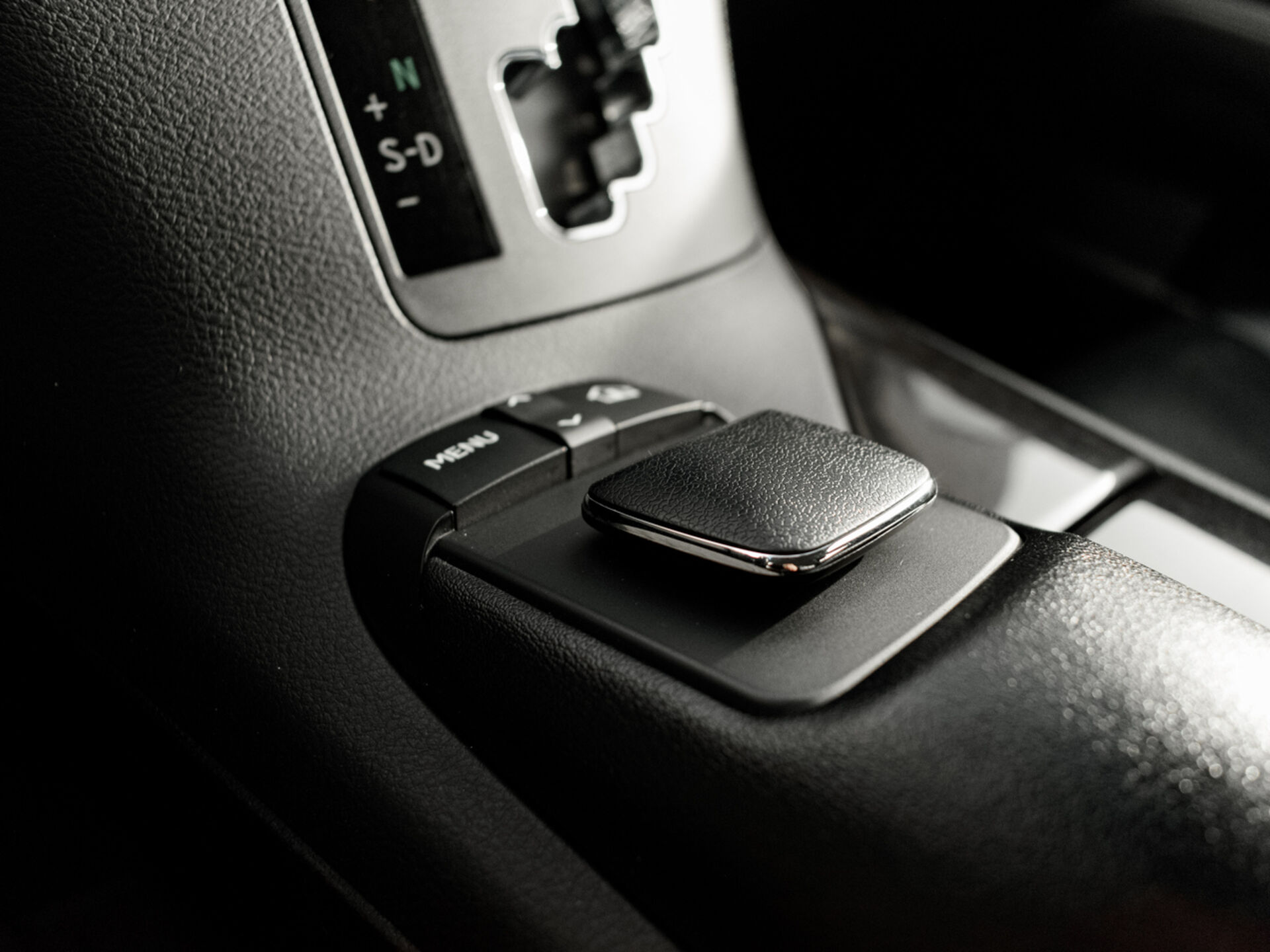 Купить Lexus RX 270 2.7 AT (188 л.с.), 2013 в Екатеренбурге