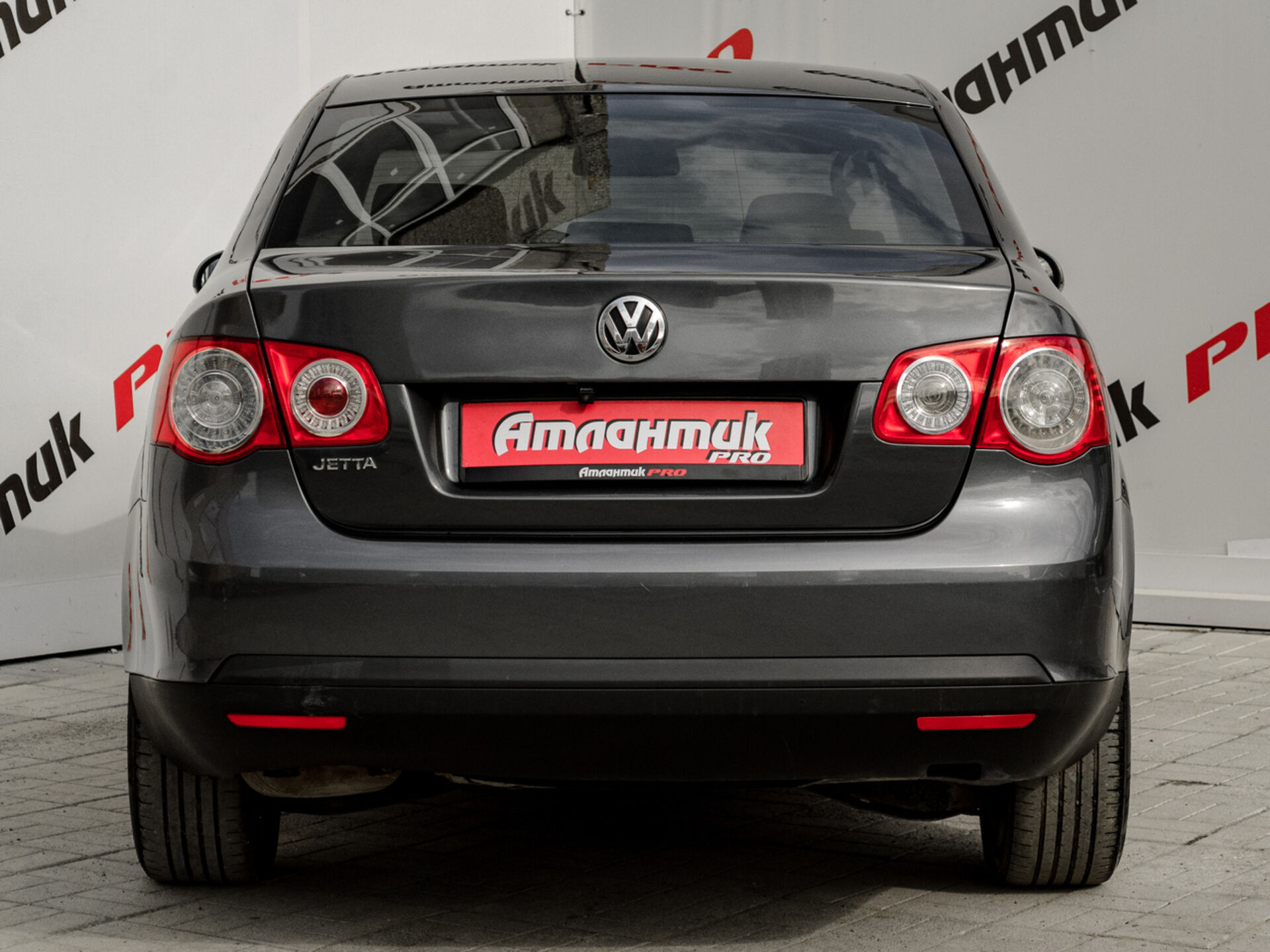 Купить Volkswagen Jetta 1.6 AT (102 л.с.), 2009 в Екатеренбурге