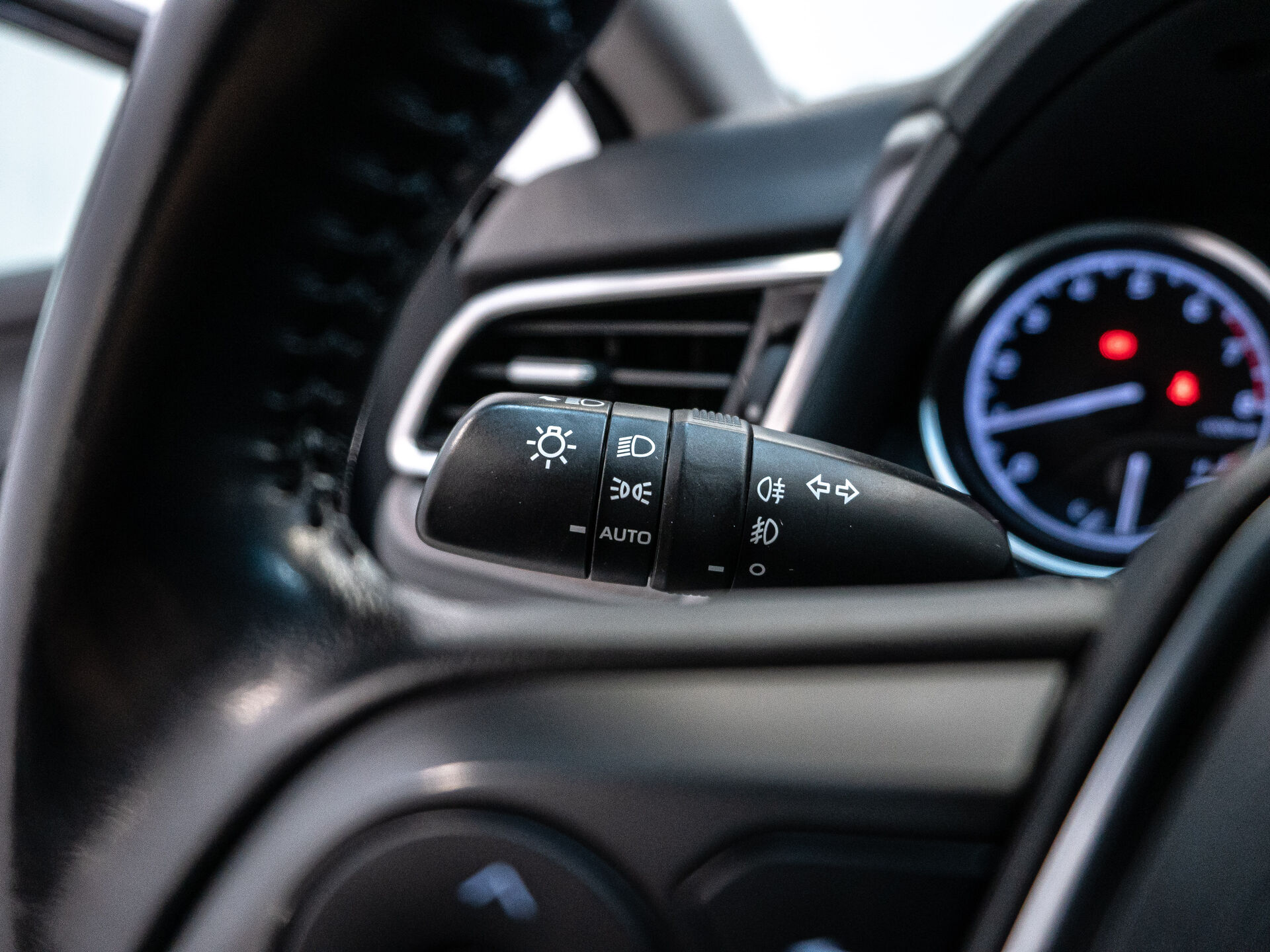Toyota Camry 2019 11