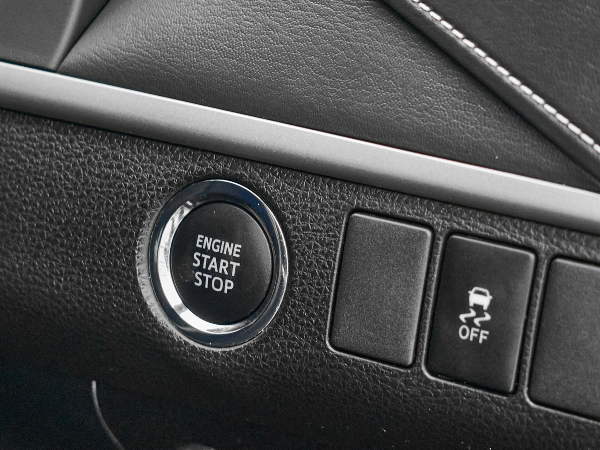 Купить Toyota Harrier 2.0 CVT (151 л.с.), 2017 в Екатеренбурге