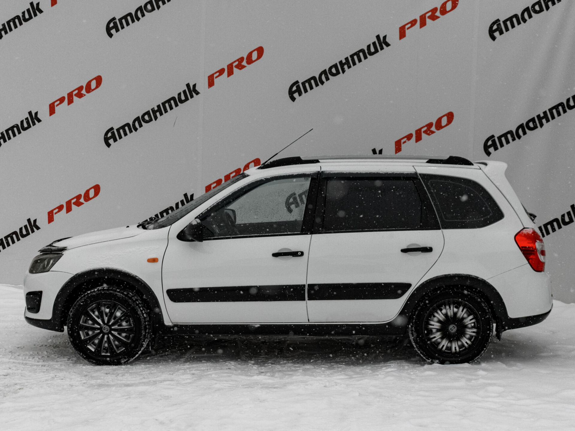 Купить Lada (ВАЗ) Kalina Cross 1.6 MT (106 л.с.), 2015 в Екатеренбурге