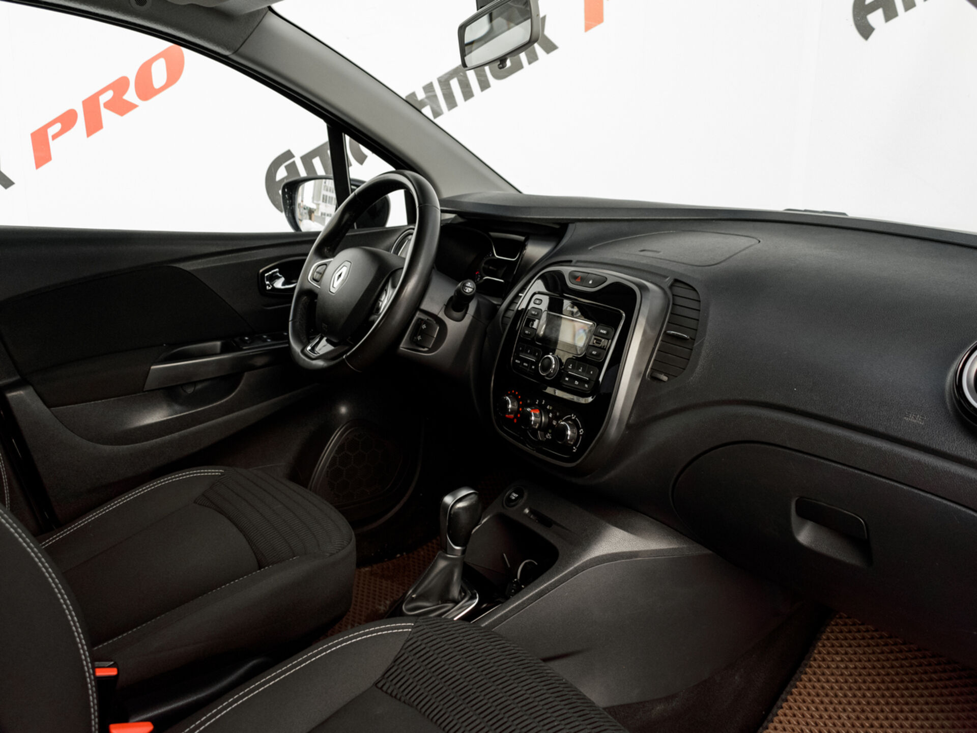 Купить Renault Kaptur 1.6 CVT (114 л.с.), 2019 в Екатеренбурге