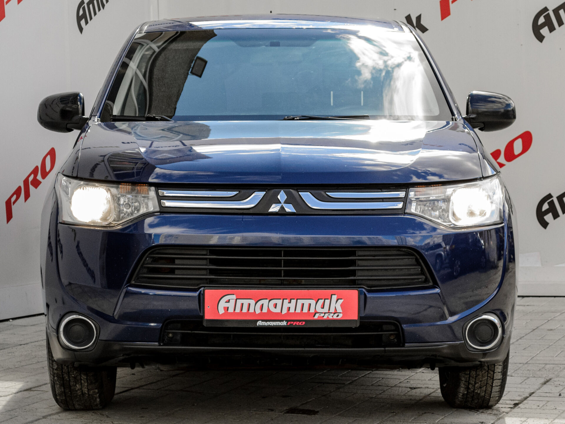 Купить Mitsubishi Outlander 2.0 CVT (146 л.с.), 2014 в Екатеренбурге