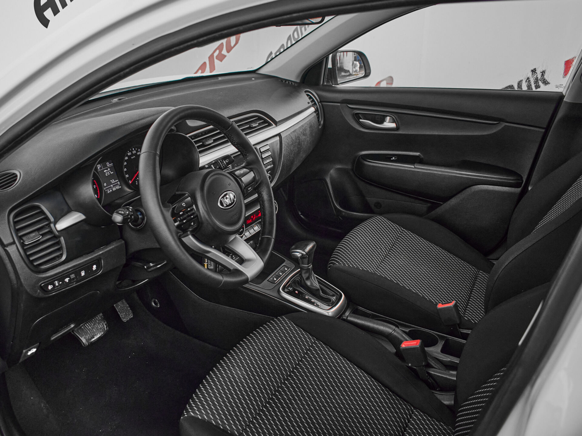 Купить Kia Rio 1.6 AT (123 л.с.), 2018 в Екатеренбурге