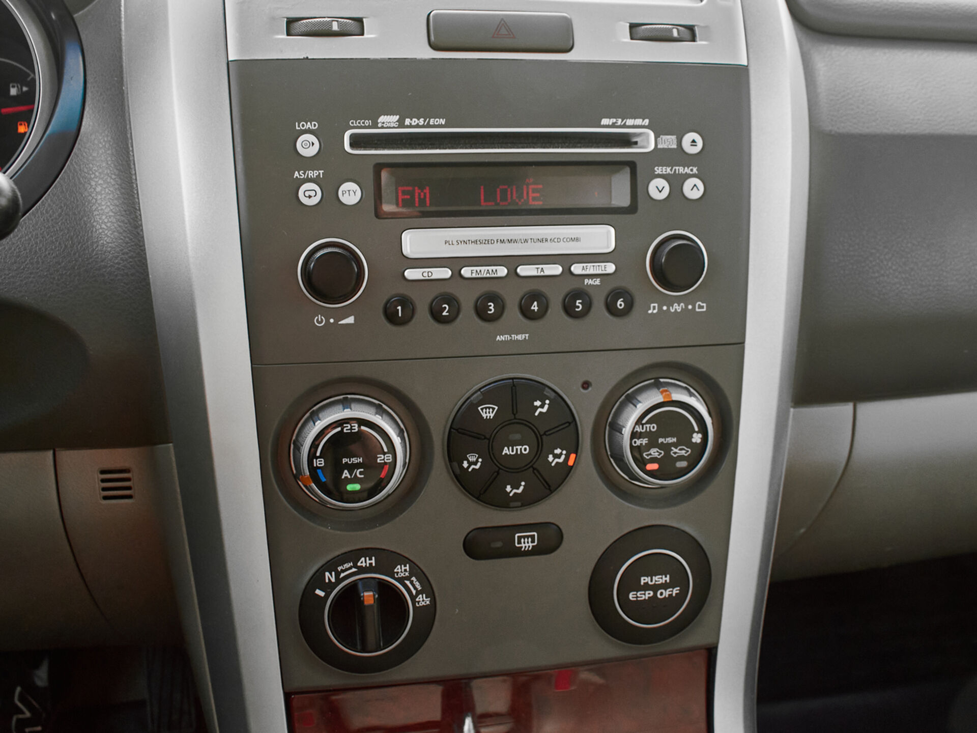 Купить Suzuki Grand Vitara 2.0 AT (140 л.с.) 4WD, 2008 в Екатеренбурге