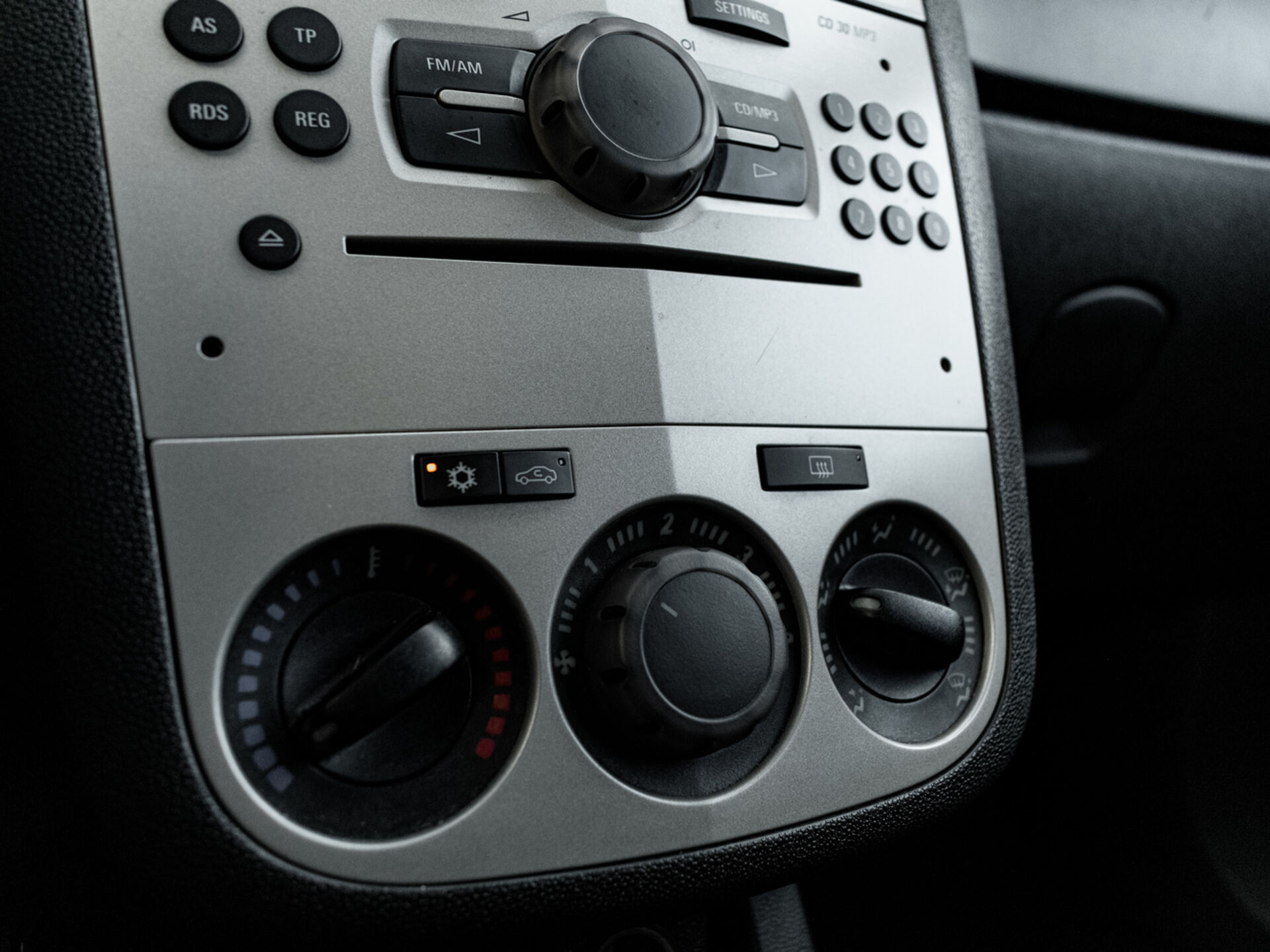 Купить Opel Corsa 1.4 AT (90 л.с.), 2008 в Екатеренбурге