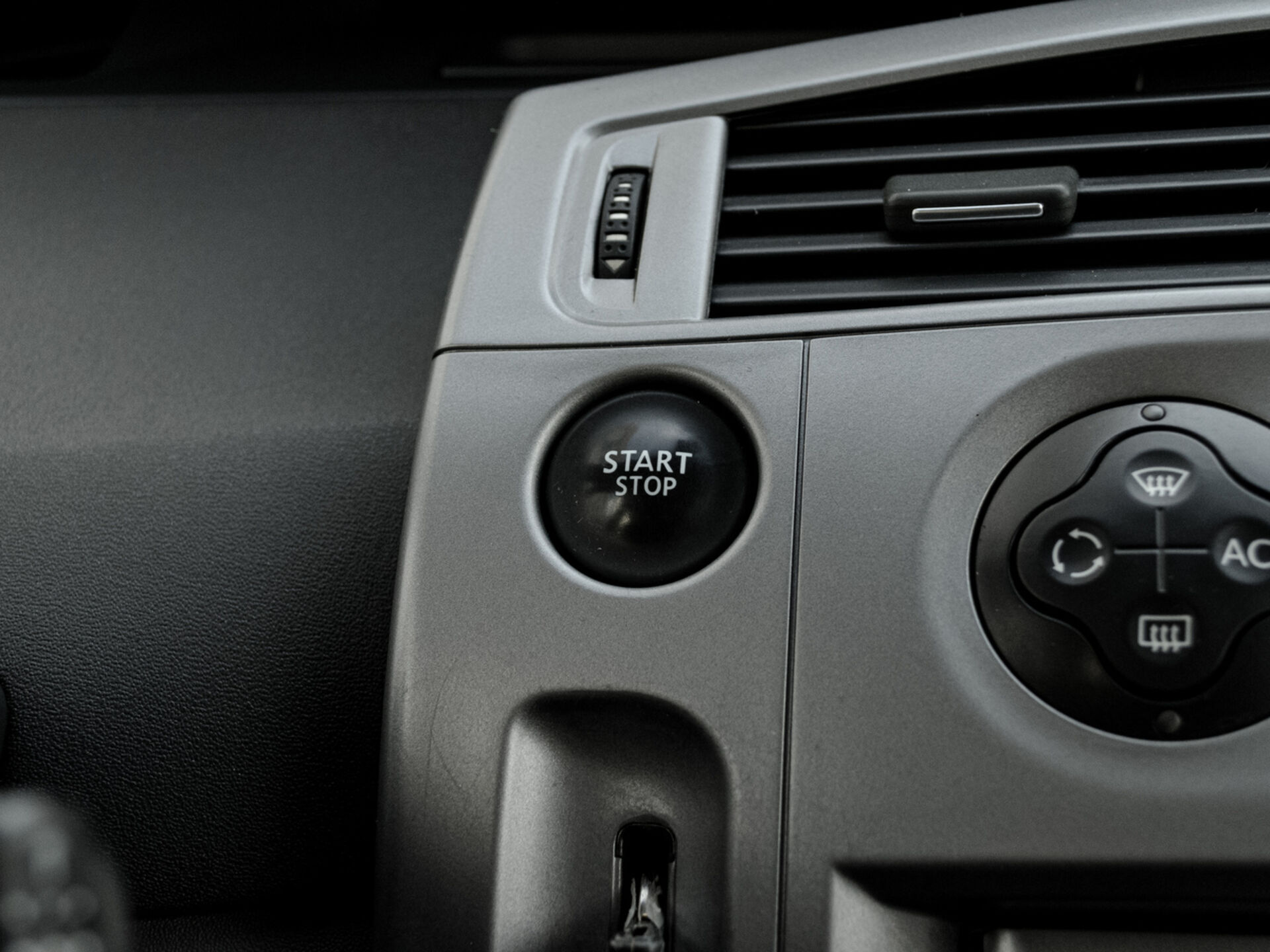 Купить Renault Scenic 1.5d MT (105 л.с.), 2008 в Екатеренбурге