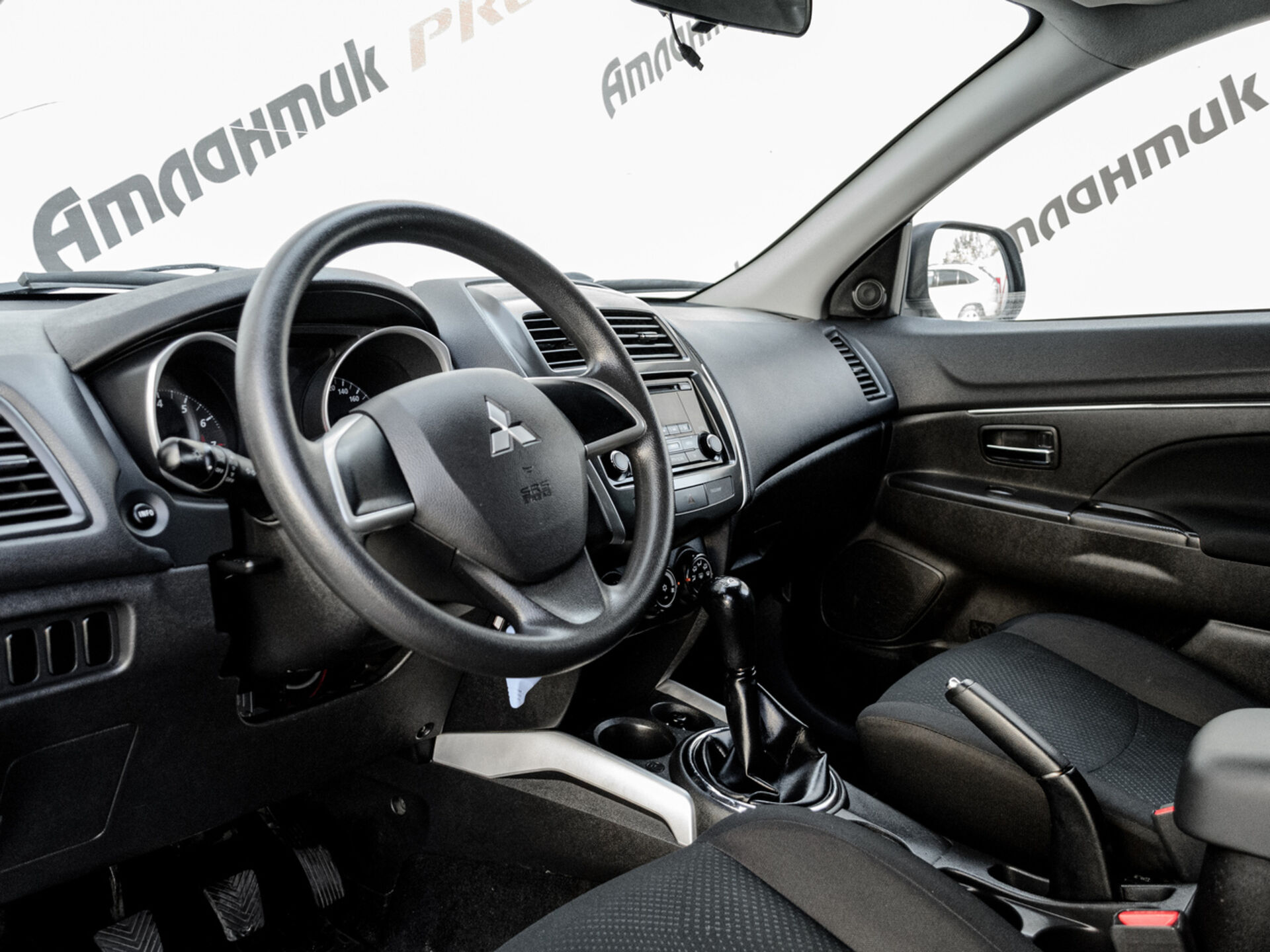 Купить Mitsubishi ASX 1.6 MT (117 л.с.), 2013 в Екатеренбурге