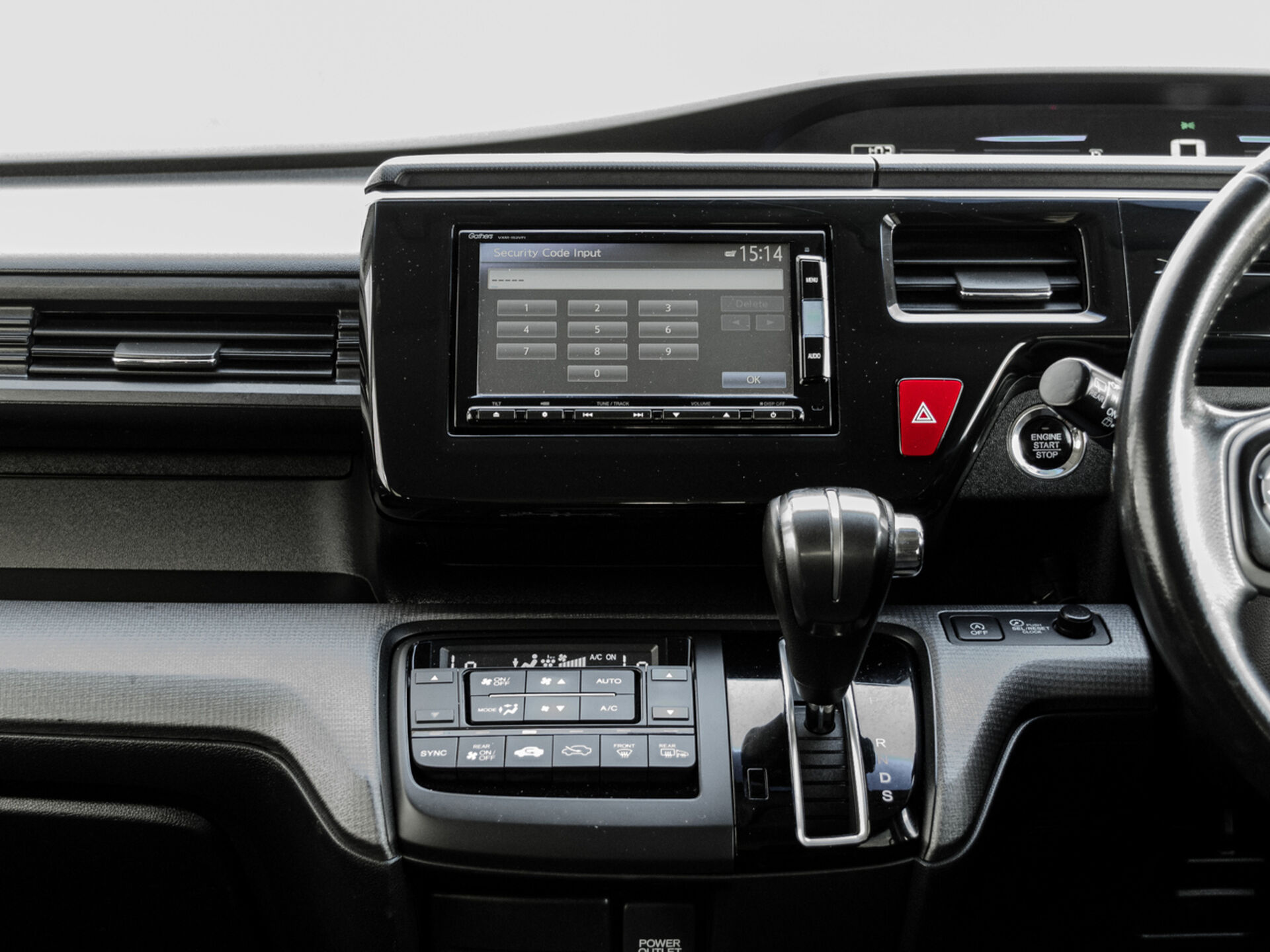 Купить Honda Stepwgn Spada 1.5 CVT (150 л.с.), 2015 в Екатеренбурге