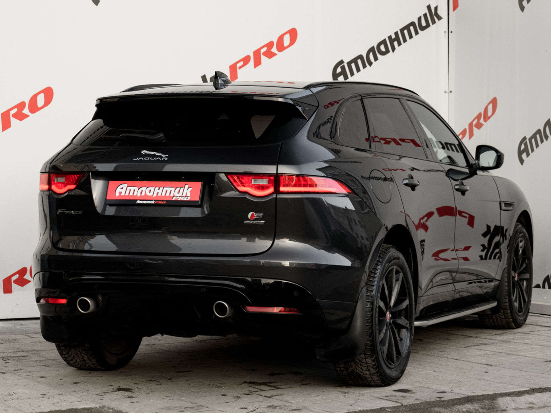 Купить Jaguar F-Pace 3.0d AT (300 л.с.) 4WD, 2018 в Екатеренбурге