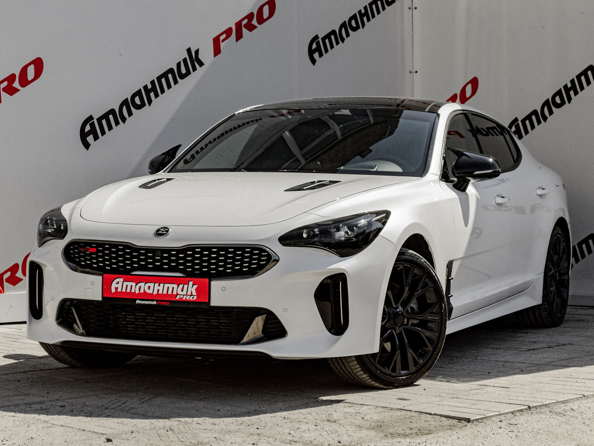 Купить Kia Stinger 2.0 AT (247 л.с.) 4WD, 2018 в Екатеренбурге
