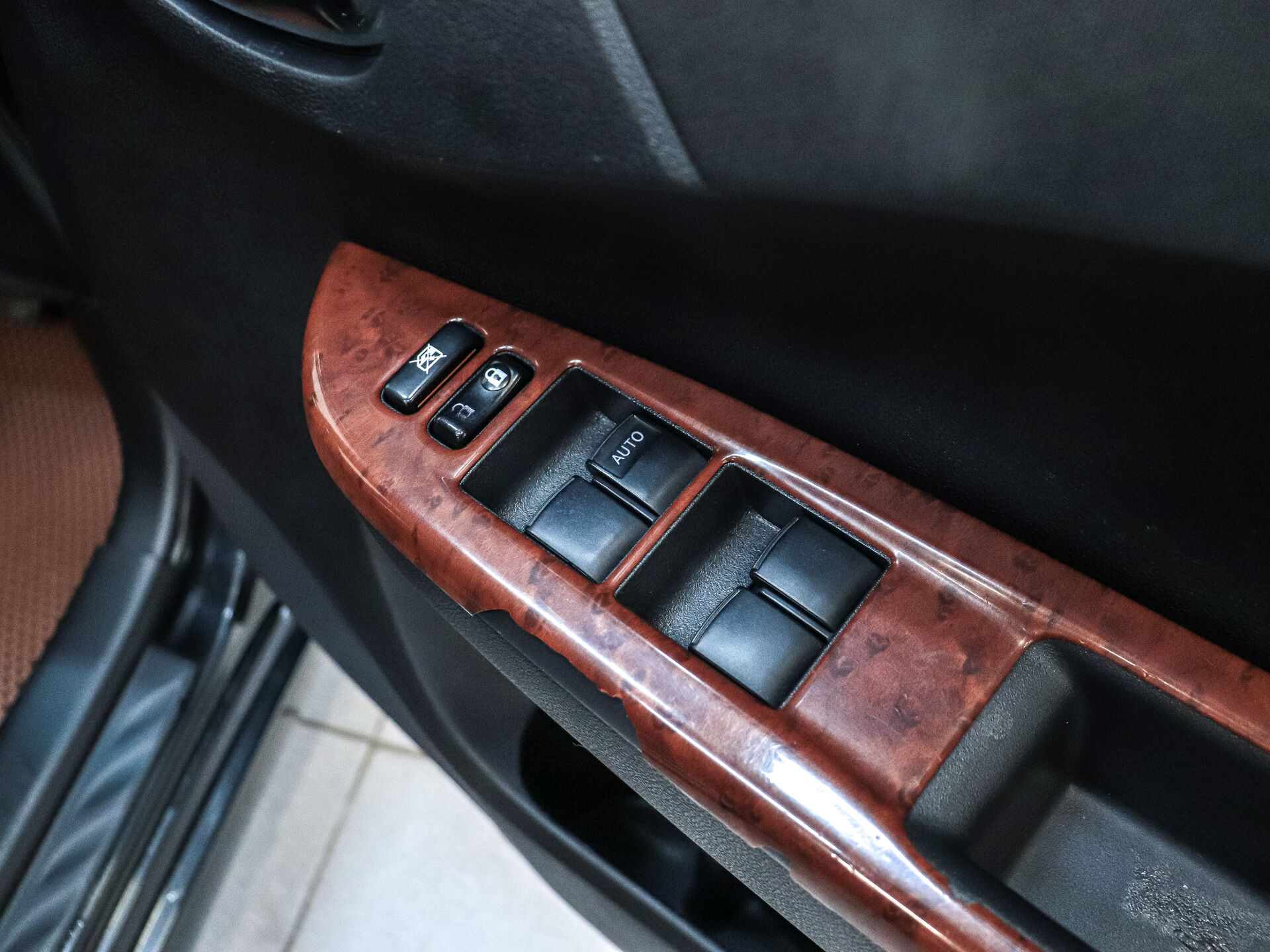 Toyota Ractis 2016 4