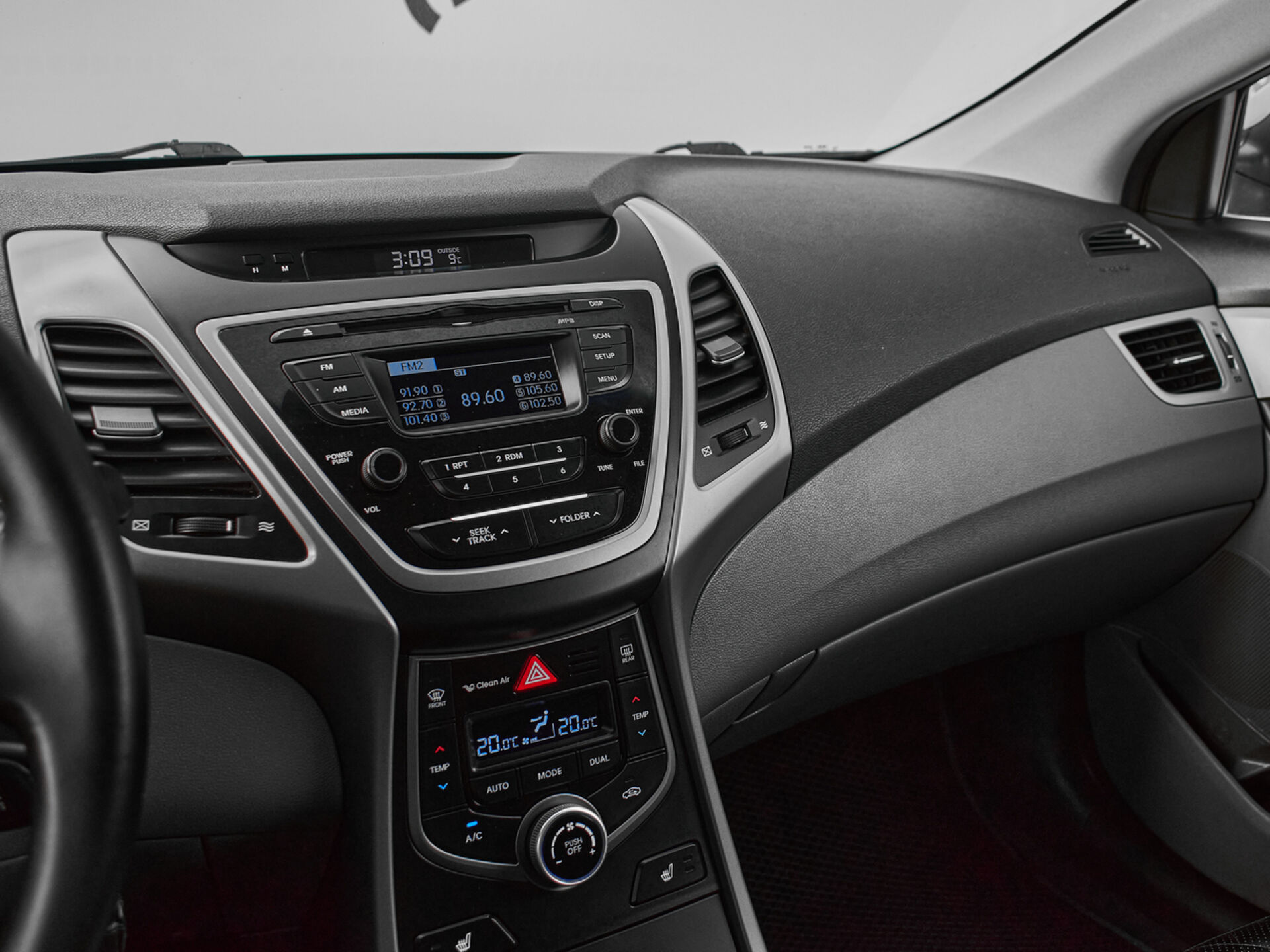 Купить Hyundai Elantra 1.6 AT (132 л.с.), 2015 в Екатеренбурге