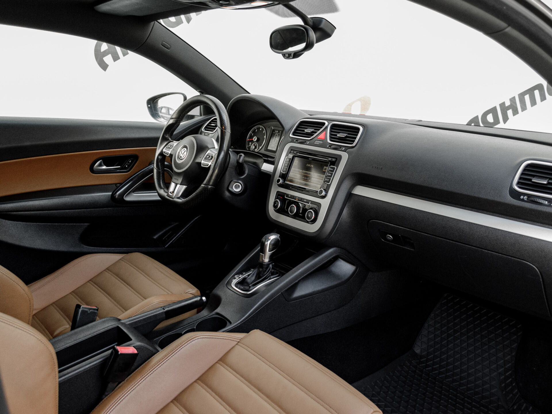 Купить Volkswagen Scirocco 2.0 AMT (211 л.с.), 2011 в Екатеренбурге