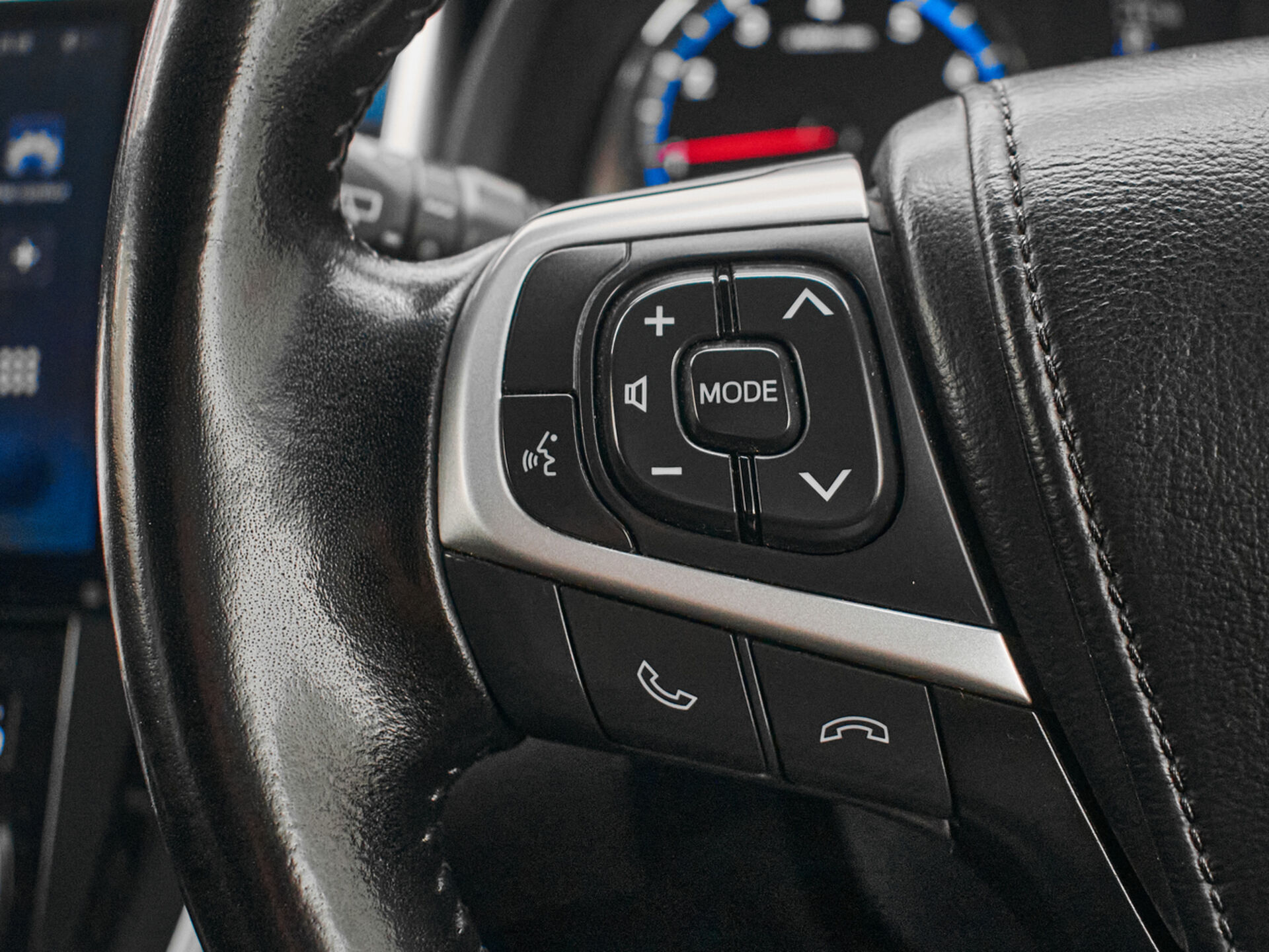 Купить Toyota Harrier 2.0 CVT (151 л.с.), 2017 в Екатеренбурге