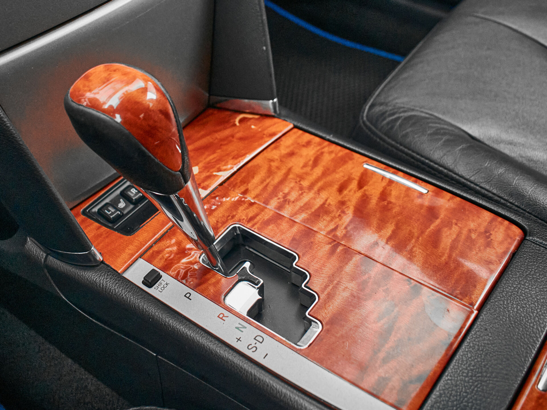 Купить Toyota Camry 3.5 AT (277 л.с.), 2011 в Екатеренбурге