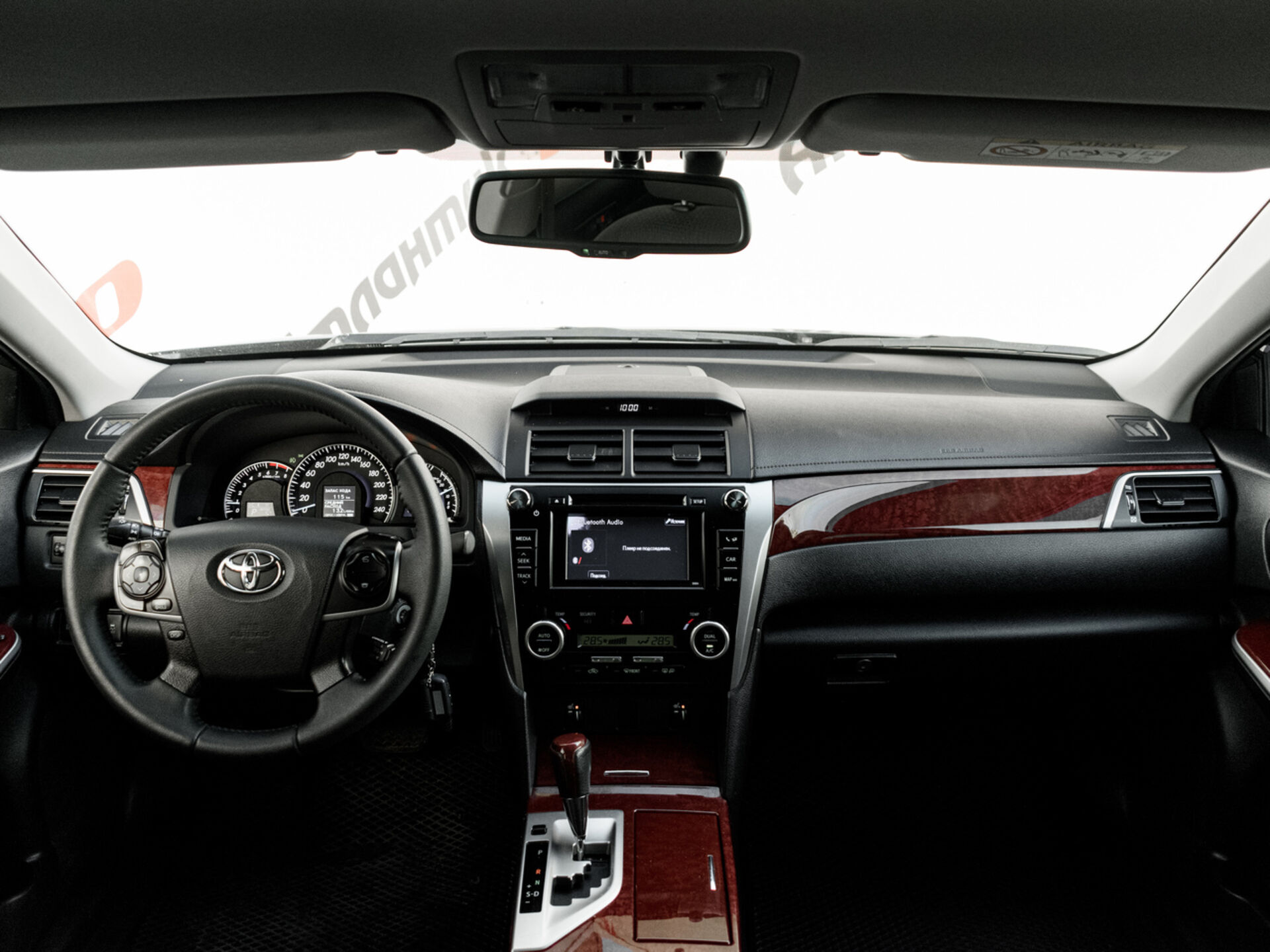 Купить Toyota Camry 2.5 AT (181 л.с.), 2013 в Екатеренбурге