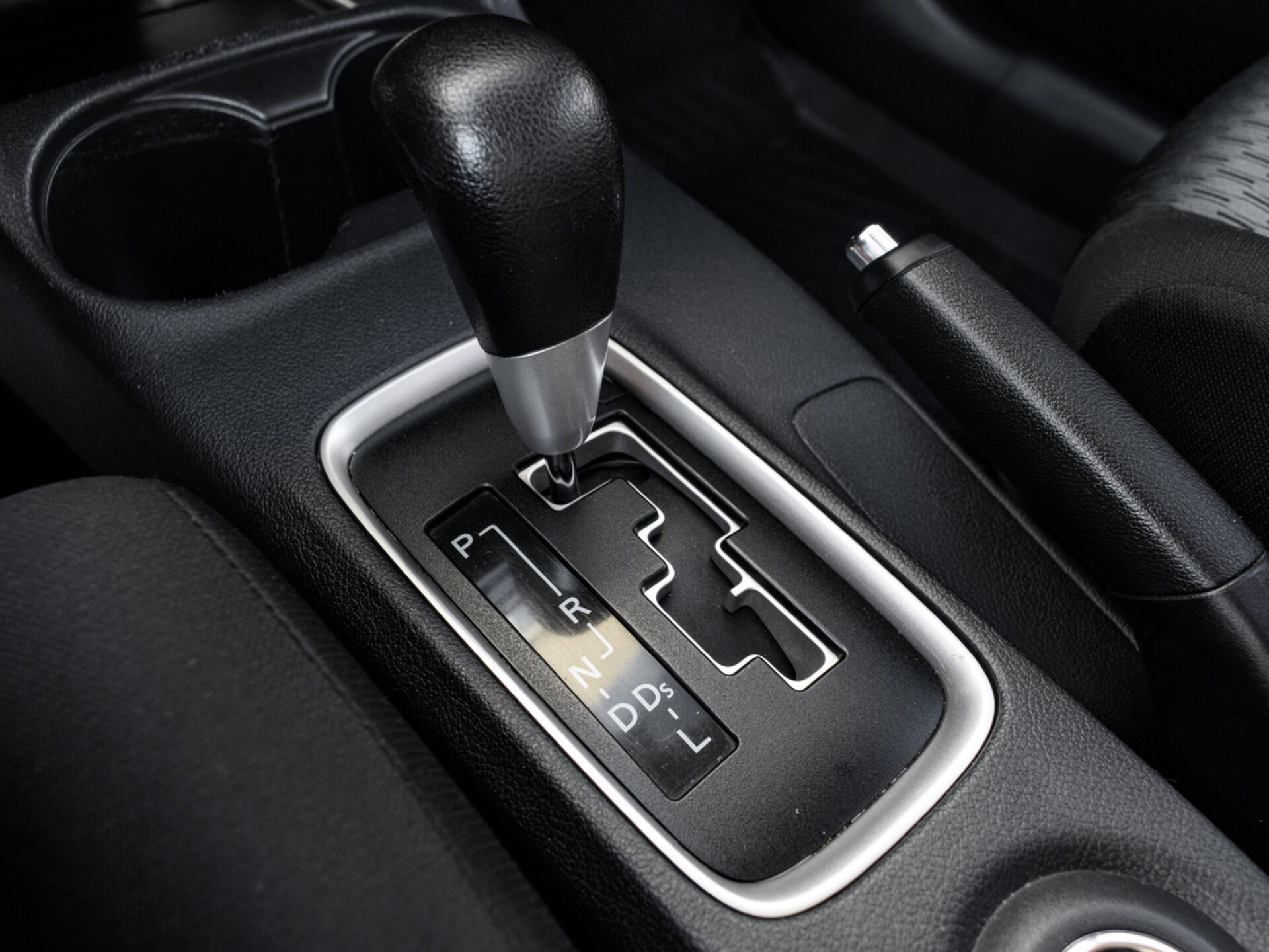 Купить Mitsubishi Outlander 2.0 CVT (146 л.с.) 4WD, 2014 в Екатеренбурге