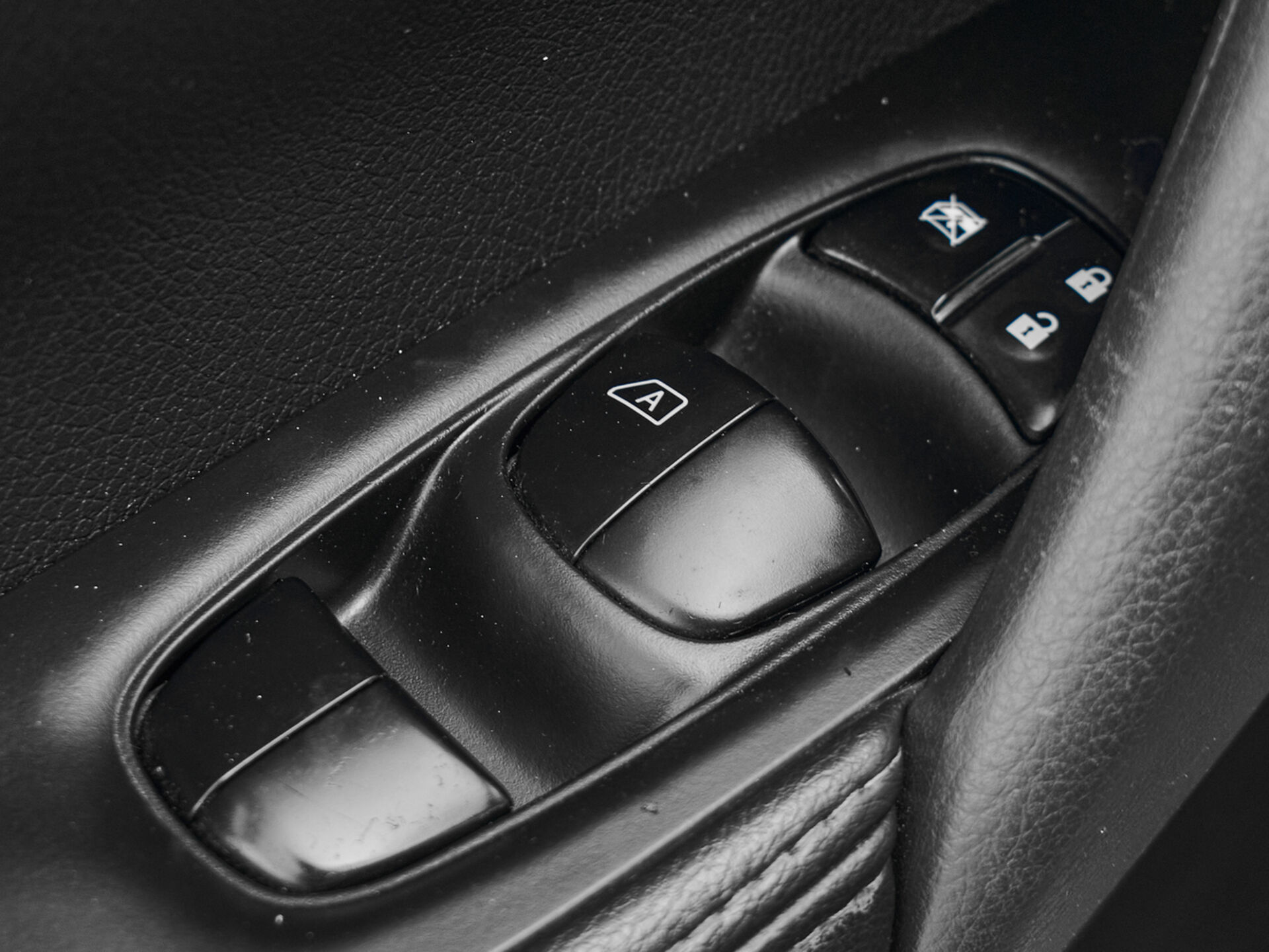 Купить Nissan Qashqai 2.0 CVT (144 л.с.) 4WD, 2016 в Екатеренбурге